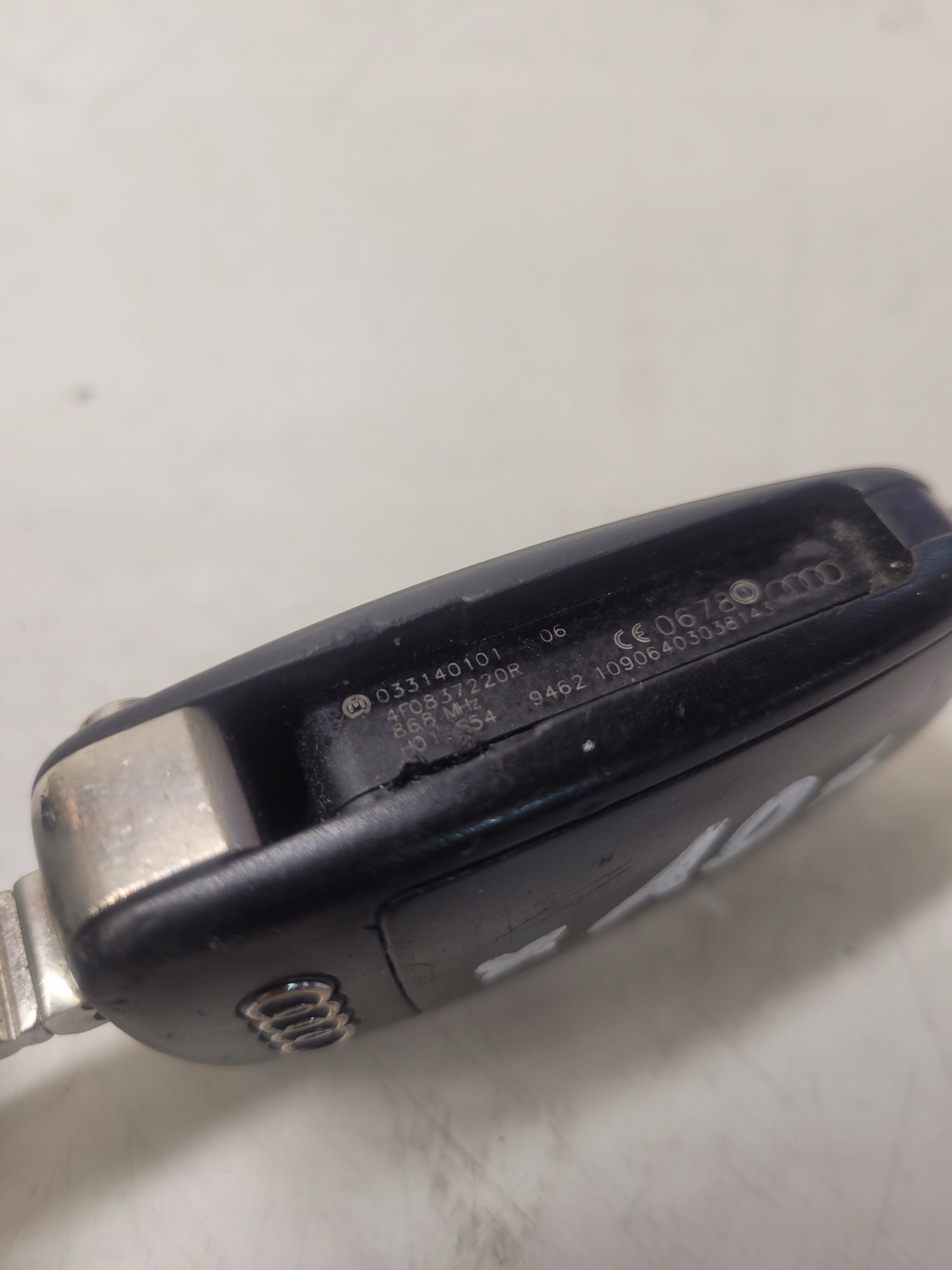 key PILOT SCYZORYK AUDI A6 C6 Q7 4F0837220R 10