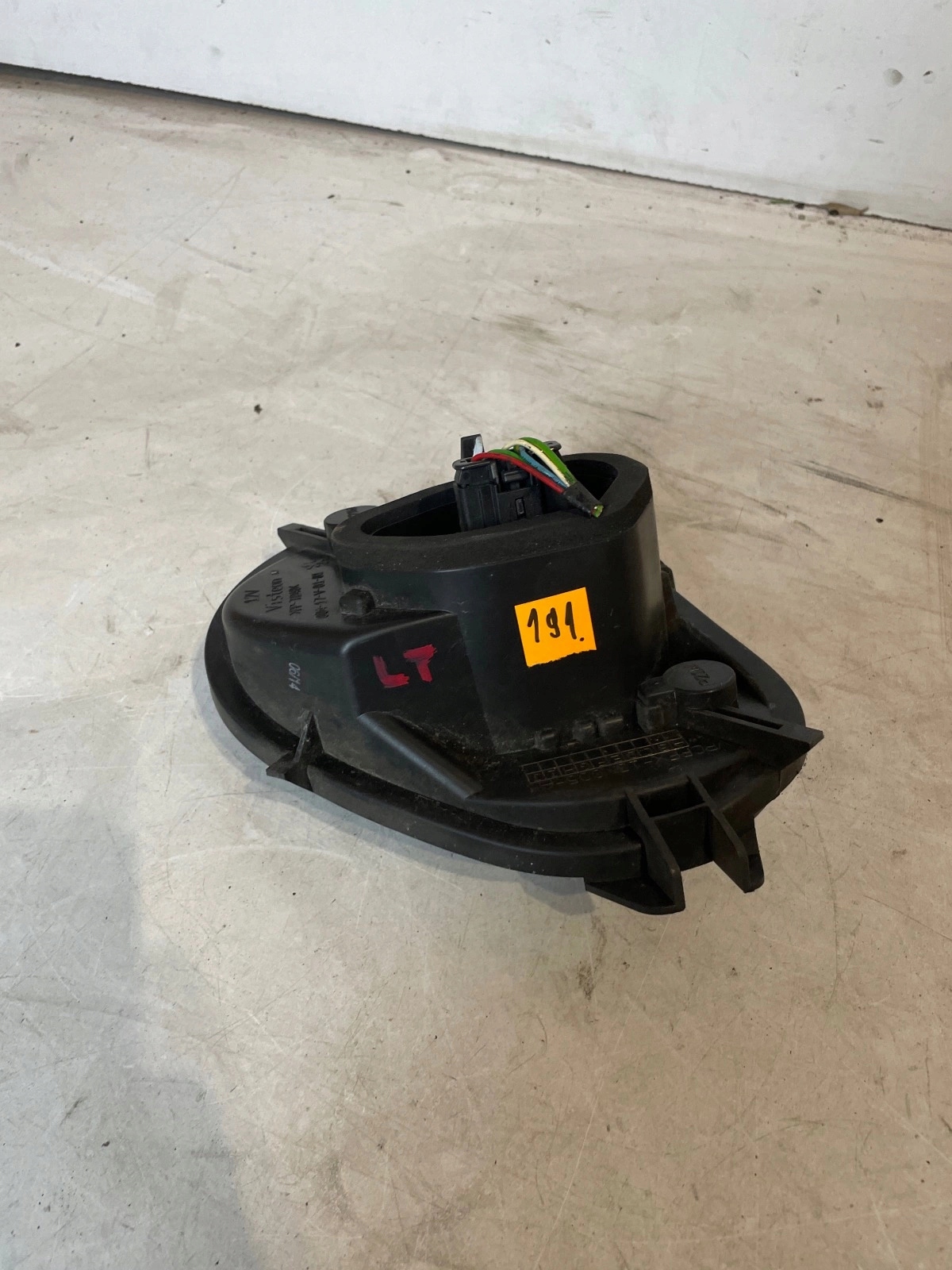light housing rear part left Peugeot 208