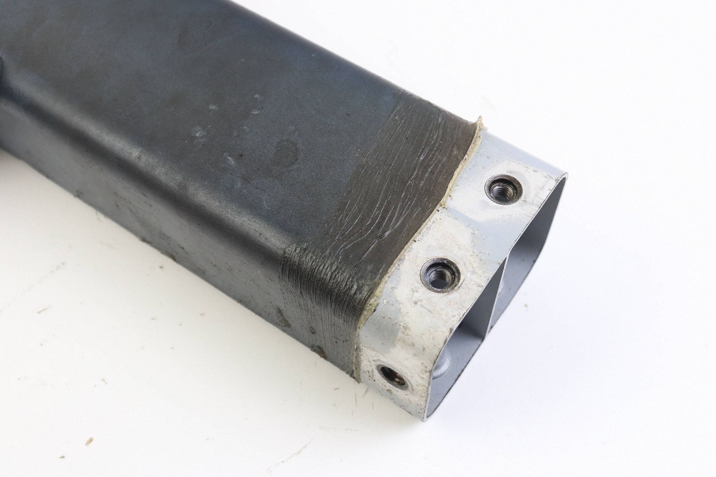 AUDI A2 beam tip quarter pipe end right 8Z0805120