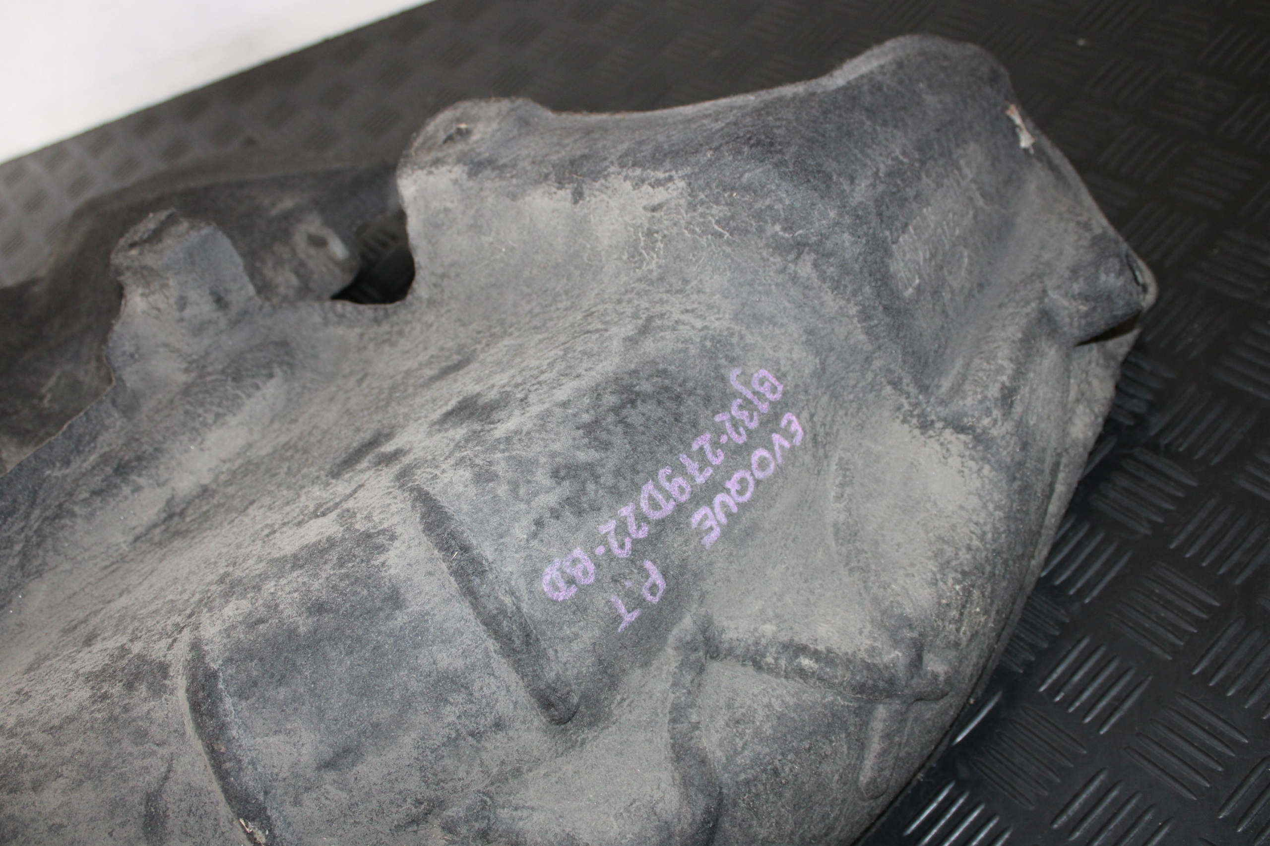 mudguard right rear part EVOQUE L538 BJ32-279D22-BD