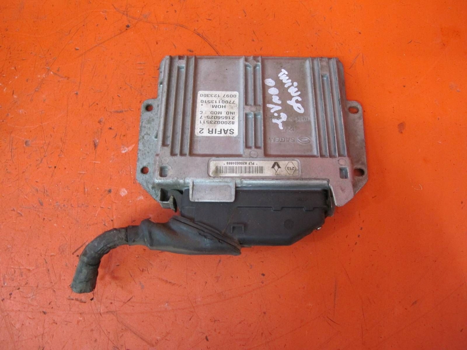 RENAULT TWINGO e 1 1.2 8V D7F700 Centralina computer Motore