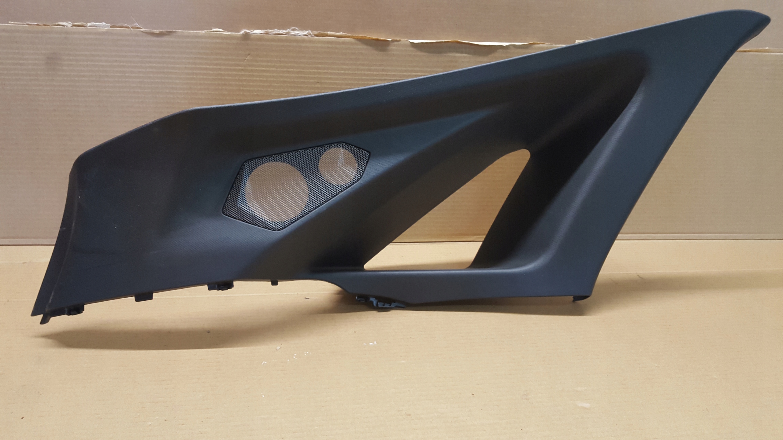 CITROEN DS7 НАКЛАДКА ЛЕВАЯ ЗАДНЯЯ 98205140