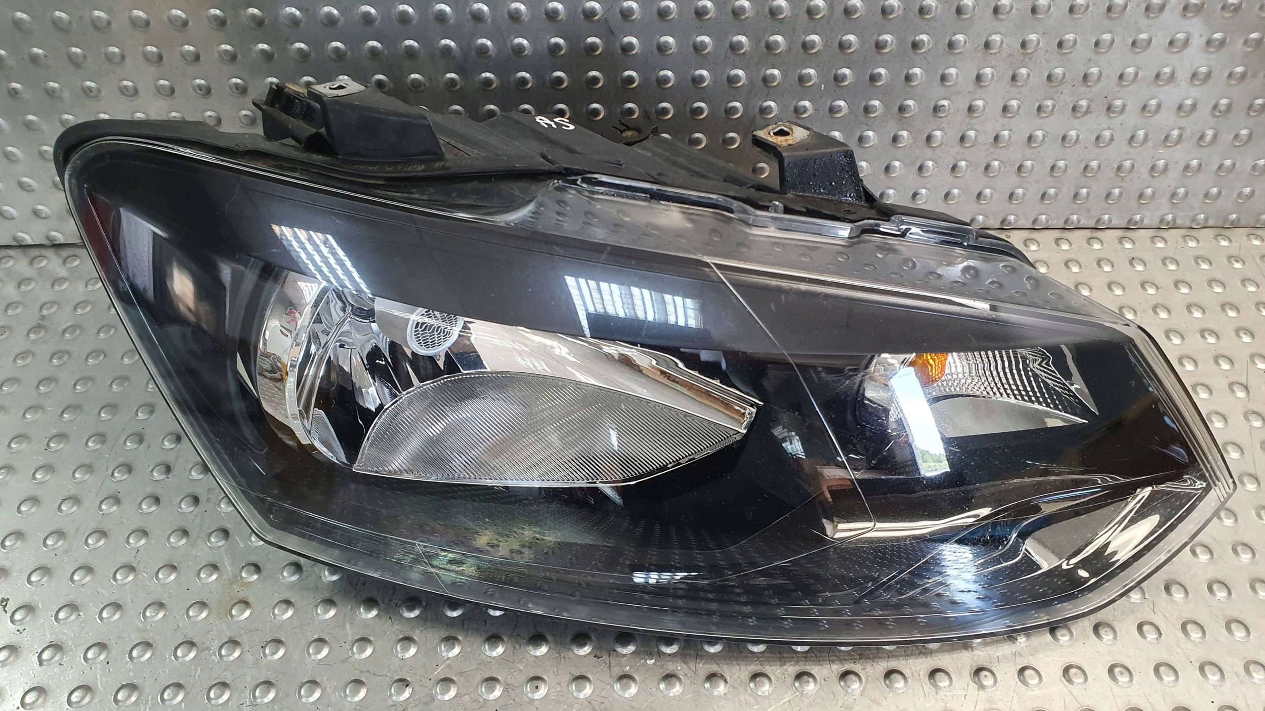 light front right VW POLO 6R 6R1941016E 08