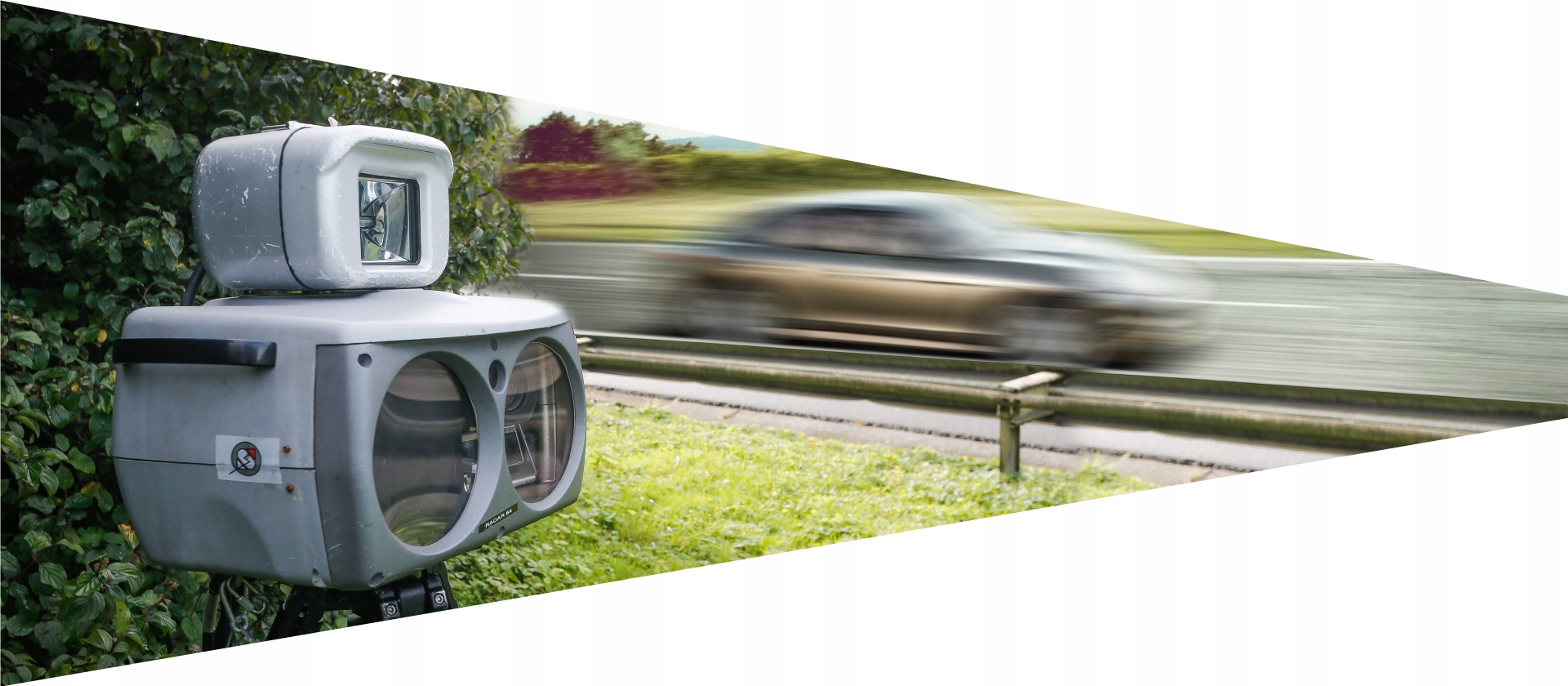 Wideorejestrator Navitel R5 GPS = NAVITEL R600 GPS Cechy dodatkowe aparat