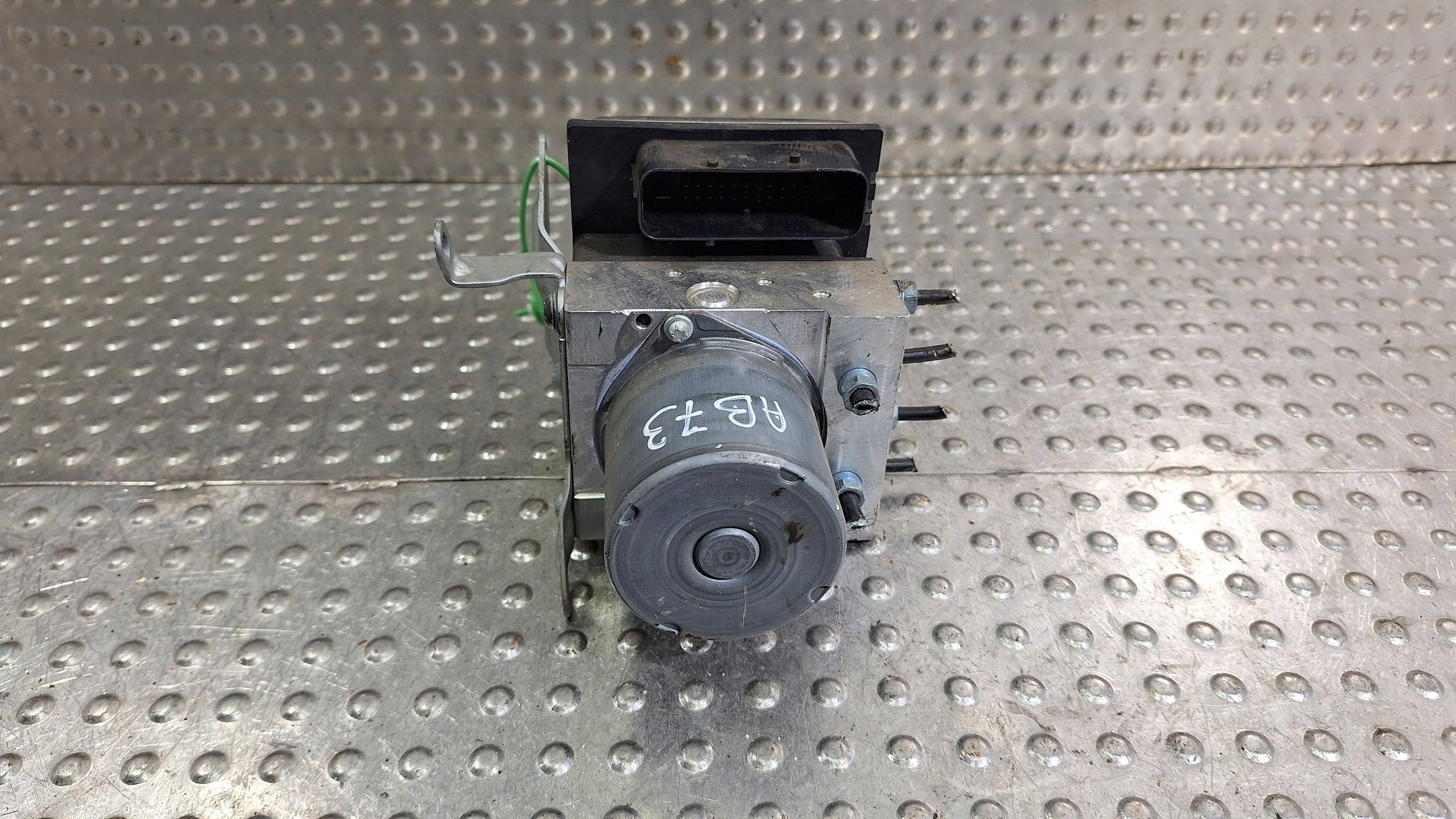 pump control unit ABS 6792350 6792351 BMW X1 E84