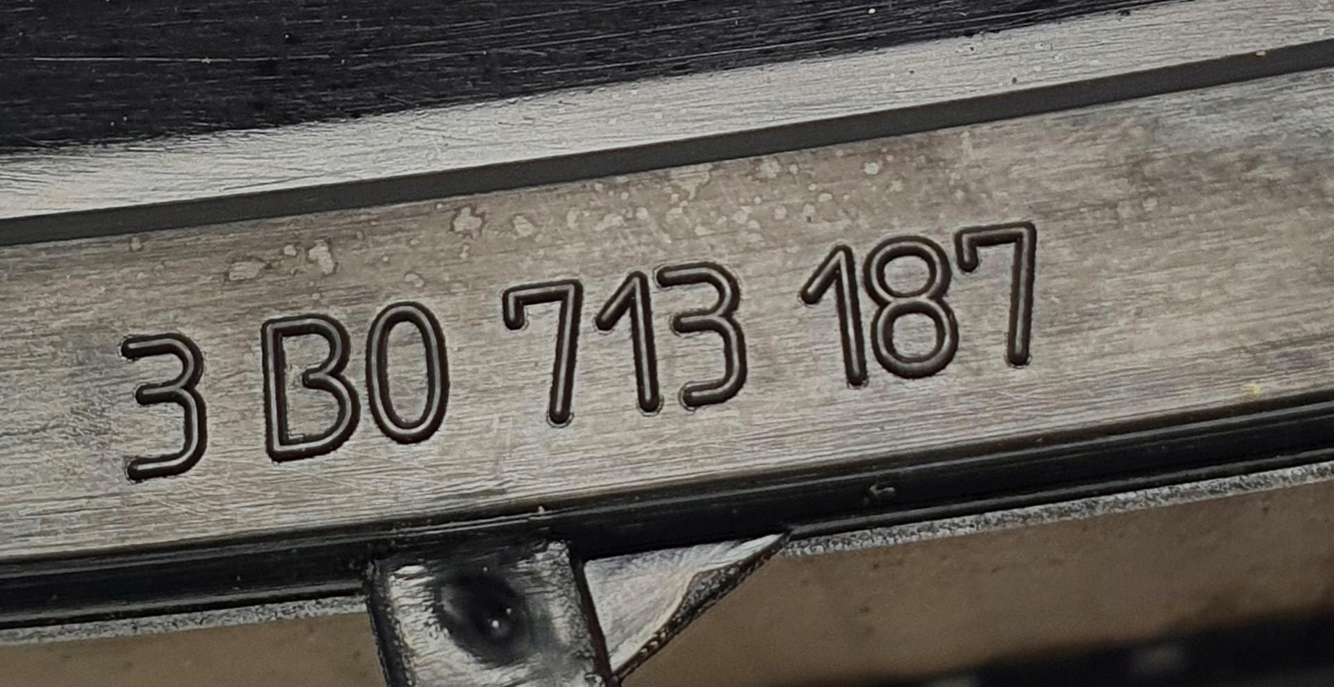 жалюзь консоль бардачок vw PASSAT B5 3B0713187