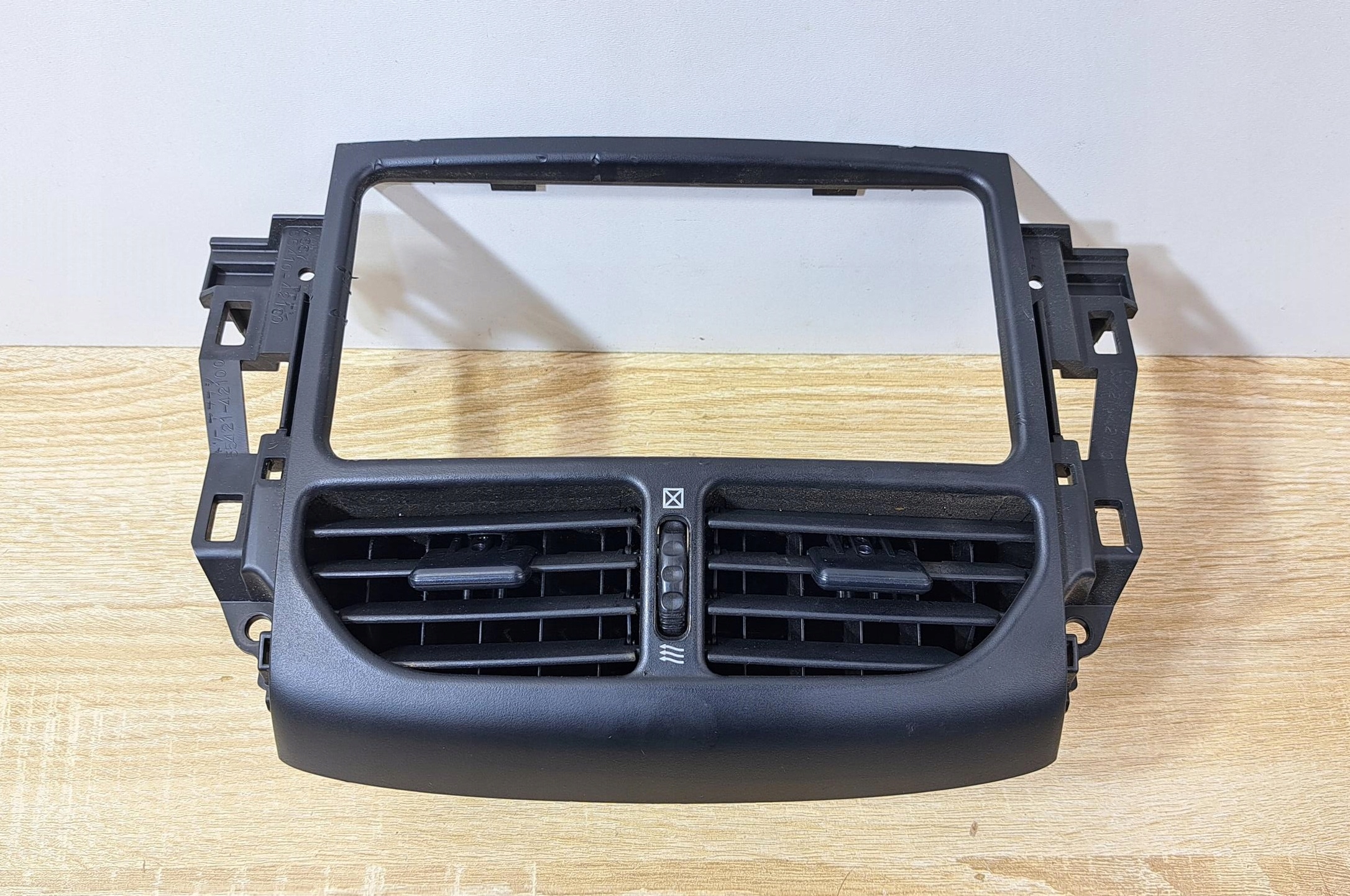 RAV4 II LIFT 03-05 ВЕНТИЛЯЦИОННАЯ РЕШЕТКА РАДИО РАМКА