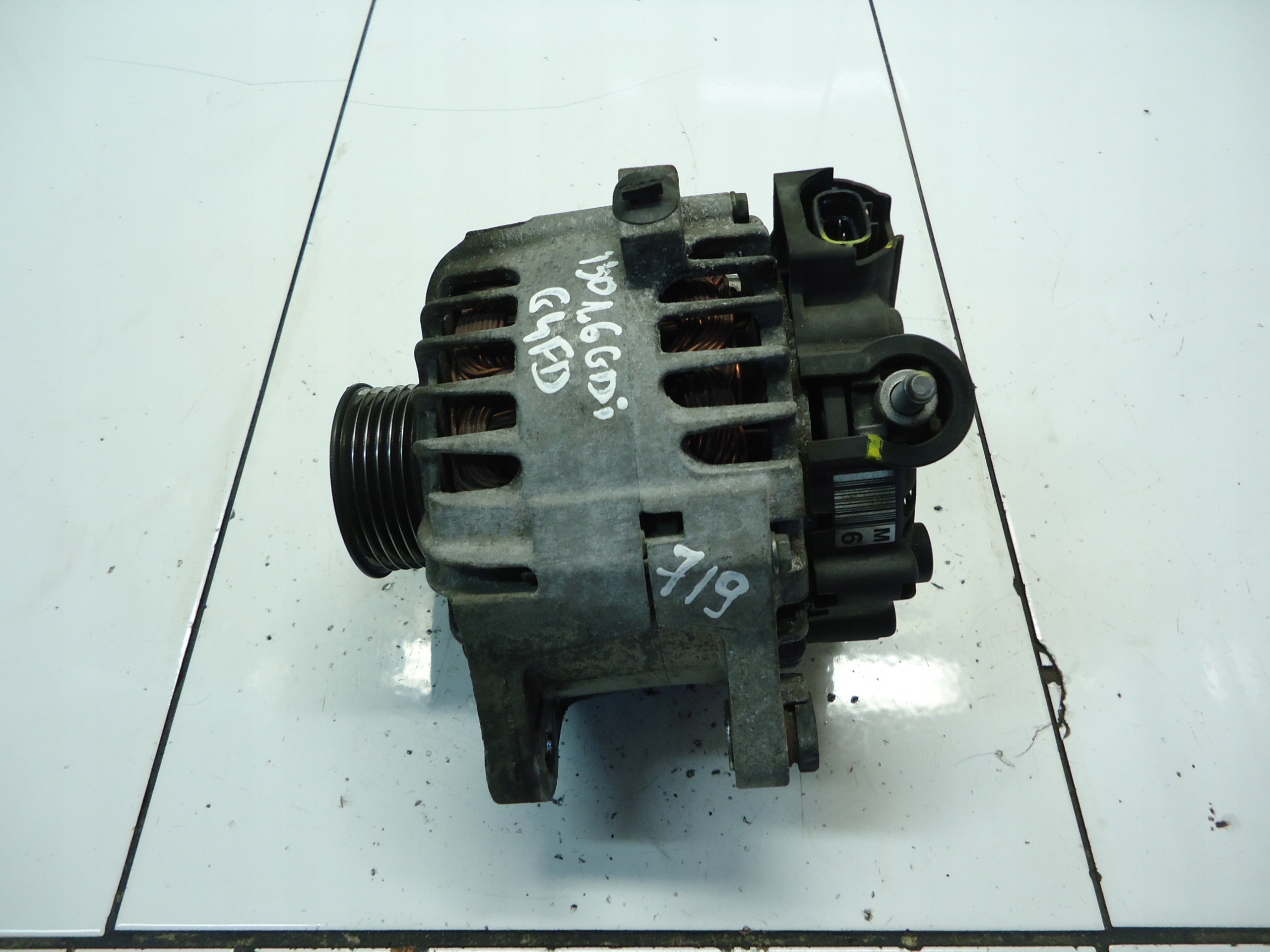 HYUNDAI I30 KIA 1.6 16V G4FD ALTERNATOR 37300-2B600