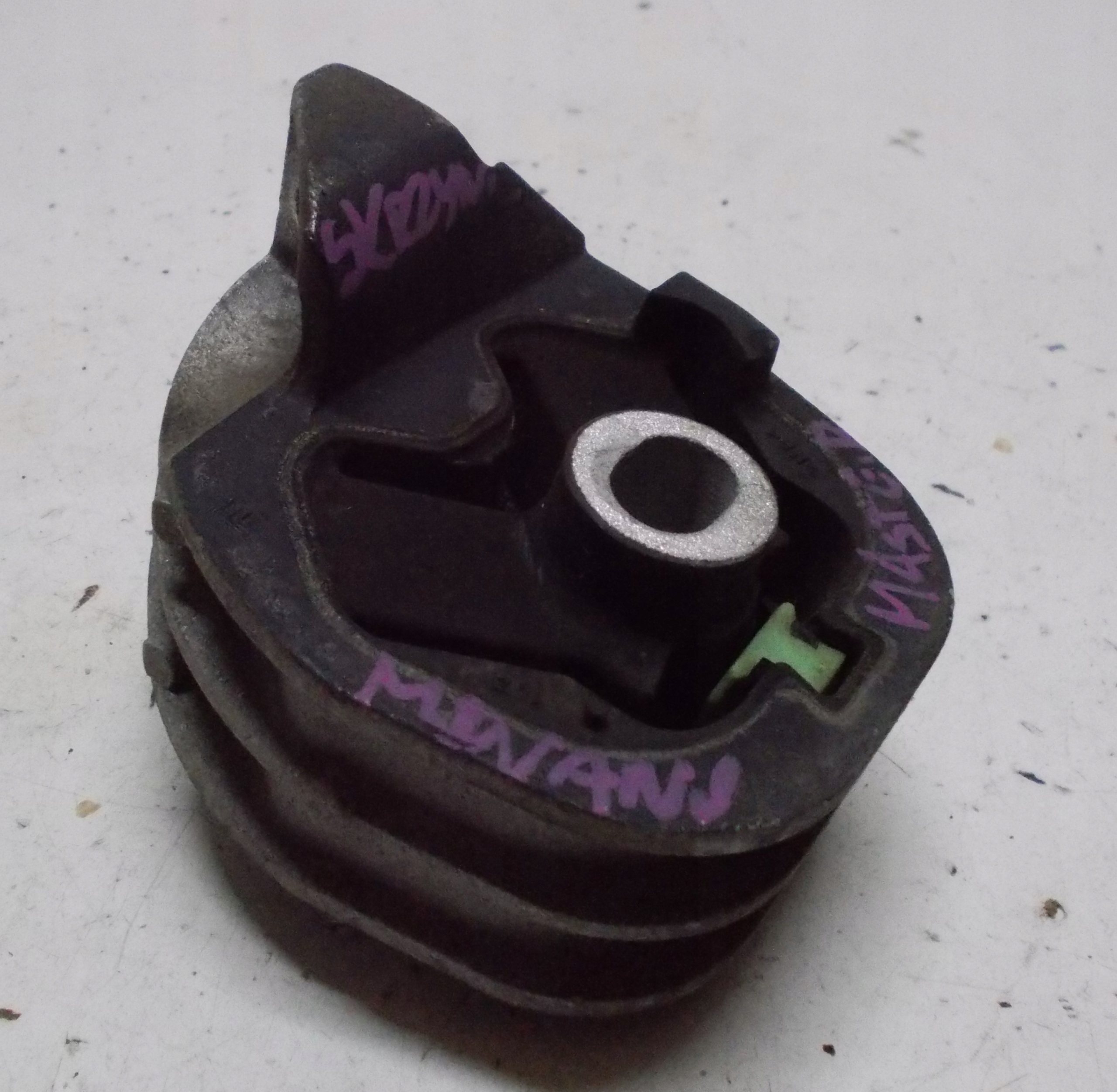 RENAULT MASTER III LIFT gearbox mount 8200675064
