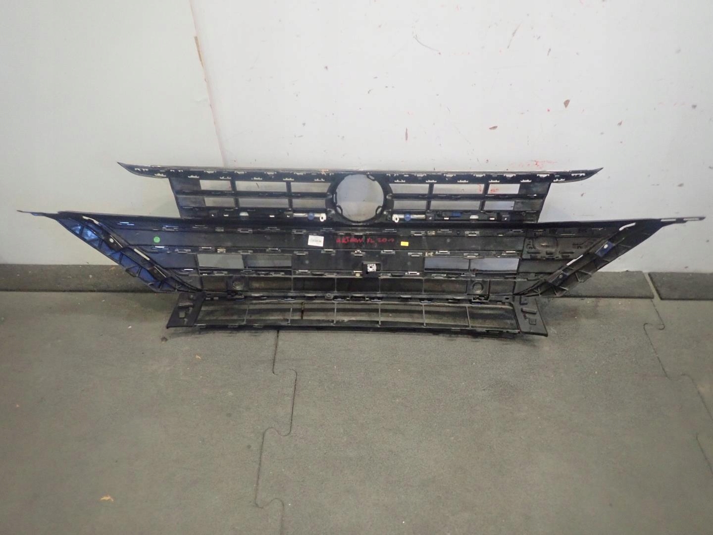 GRILL VW ARTEON LIFT 2020- 3G8853651BA LED