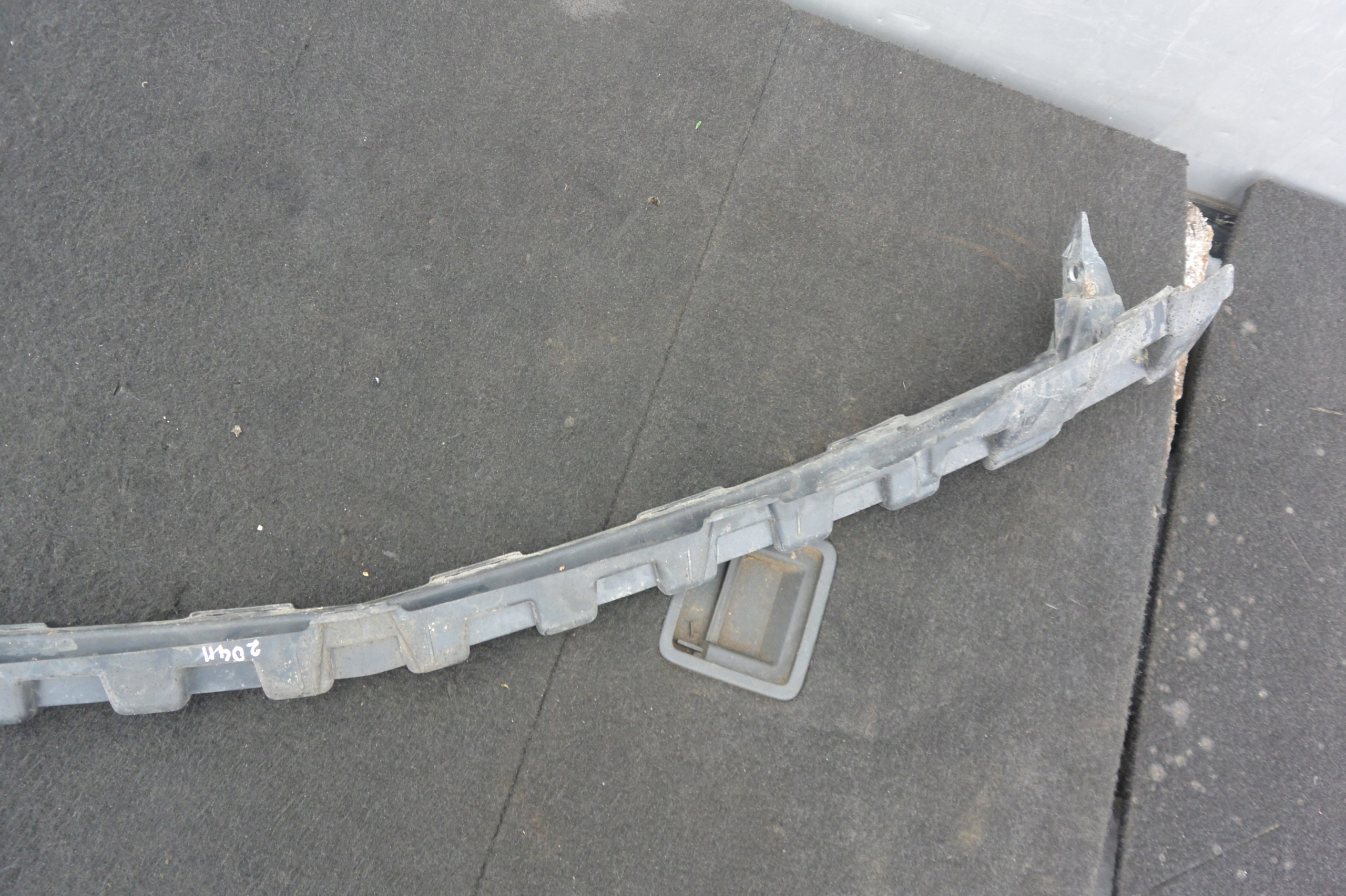 bumper bracket front MERCEDES C-KLASA W204