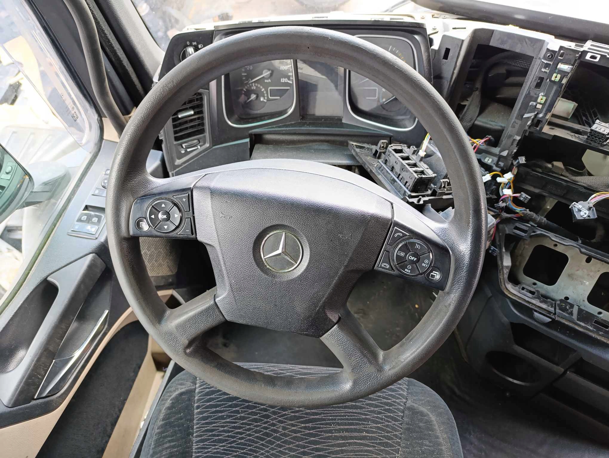 KIEROWNICA MERCEDES ACTROS MP4 400 ZŁ NETTO