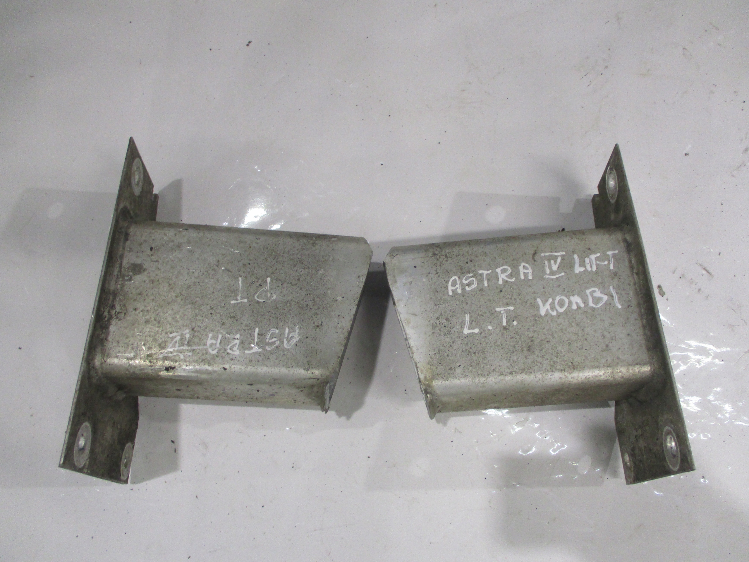 STREFA ZGNIOTU TYŁ PRAWA LEWA ASTRA IV 4 J KOMBI KOMPLET