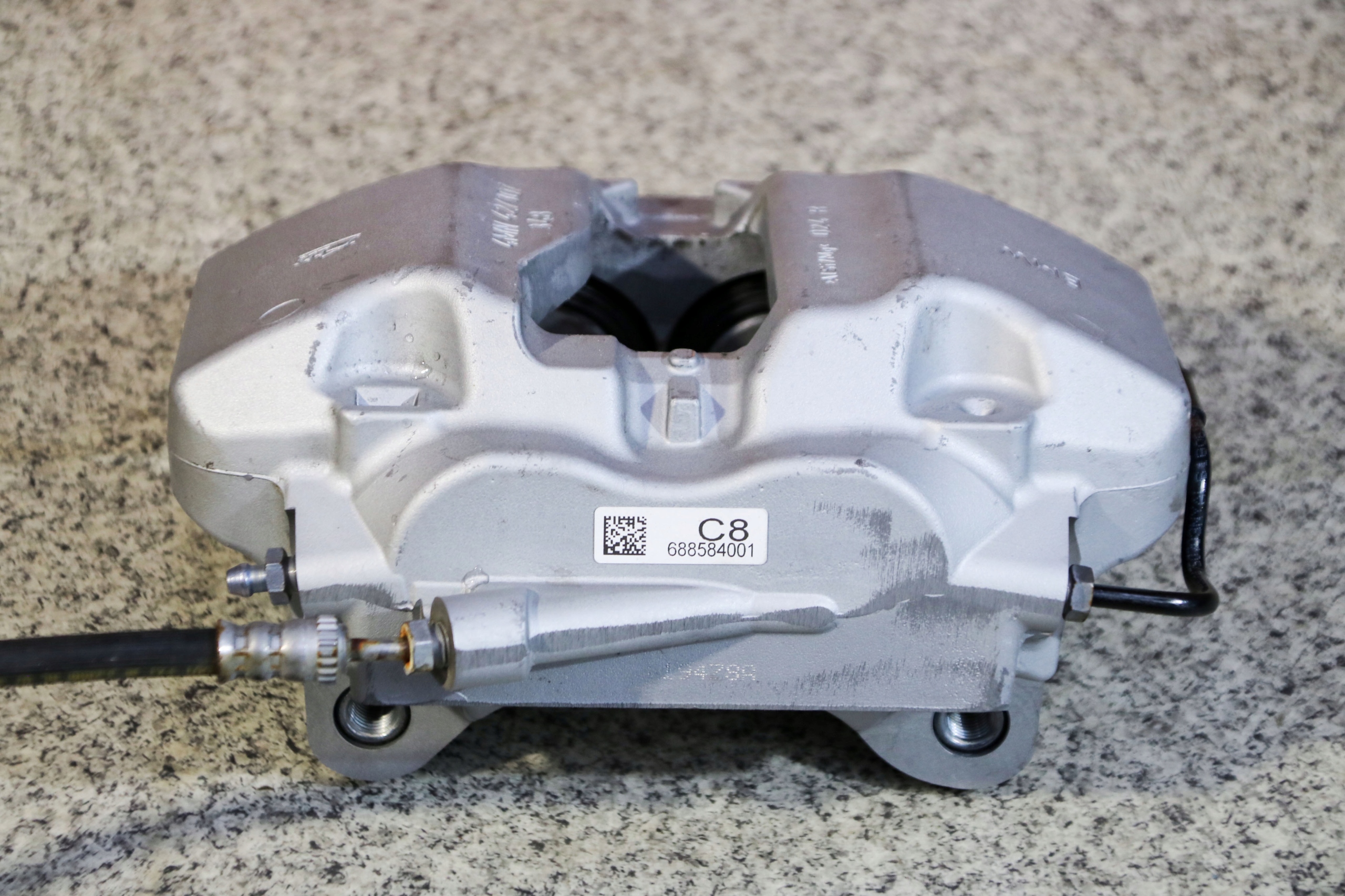 BMW G20 G21 caliper brake right front 6885840 42/30/348 10 km !!!