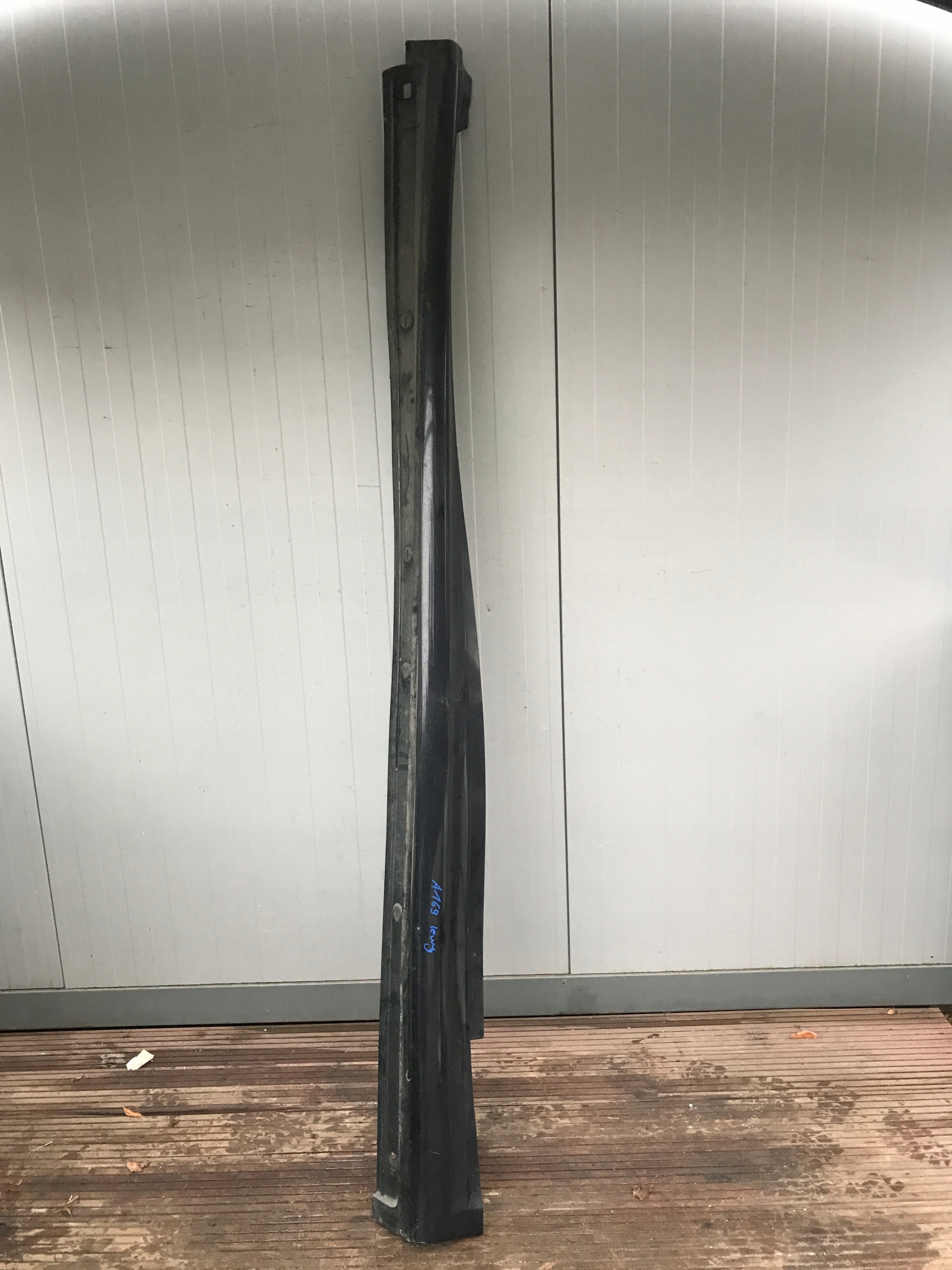 lišta PRAHU levá MERCEDES W169 A1696102108