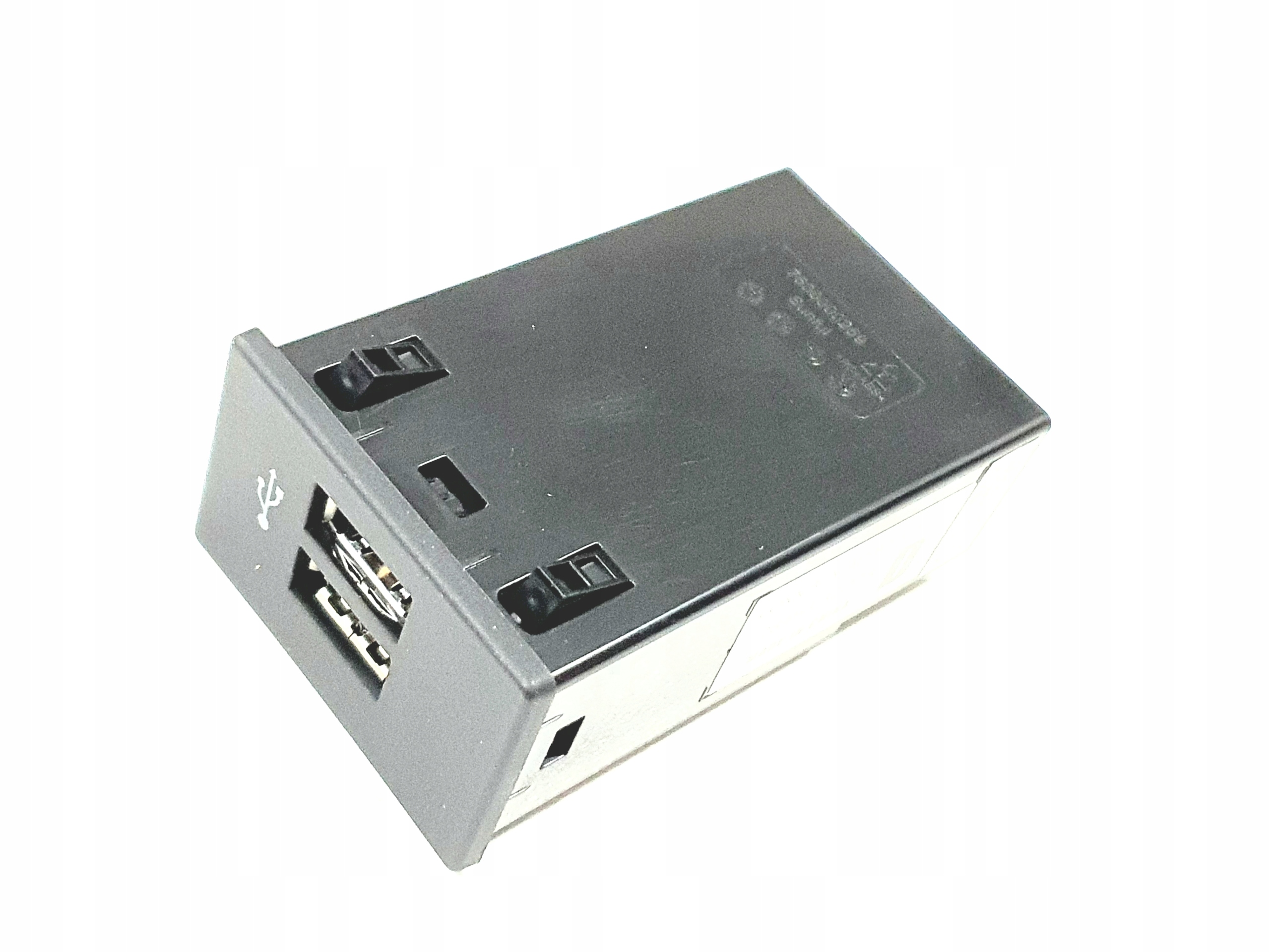 PORT USB CONN AUX AUDIO Infiniti Q30 QX30 NOWY OE