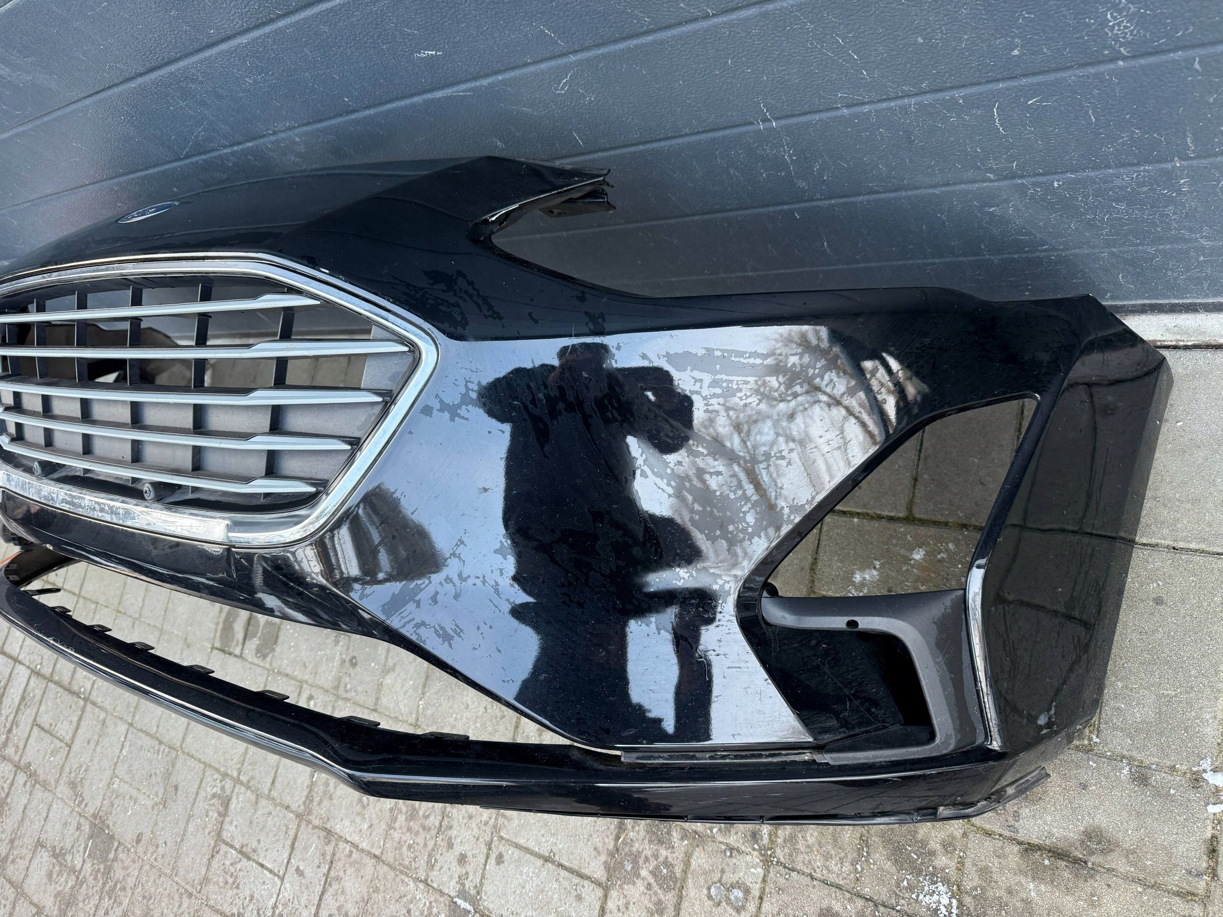 Ford Focus Mk 4 18- nárazník předek přední