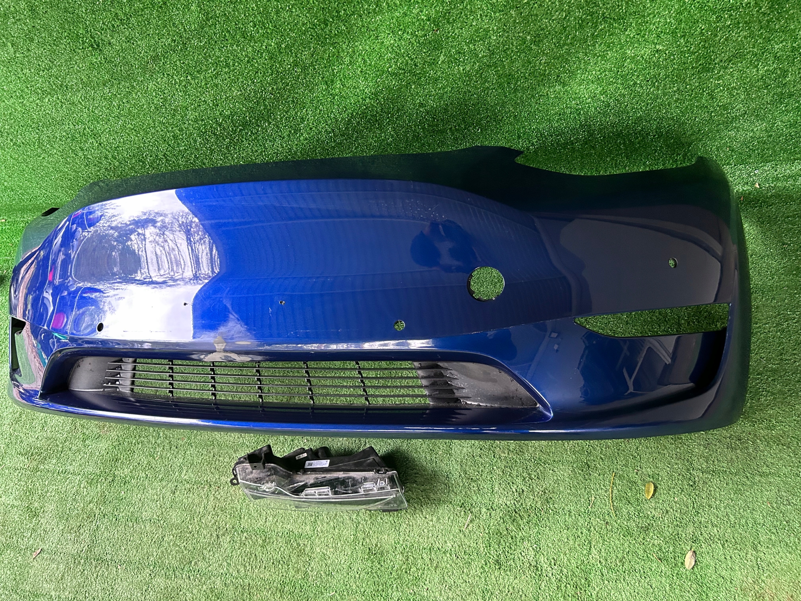 Tesla Y 20- nárazník předek přední plus LED