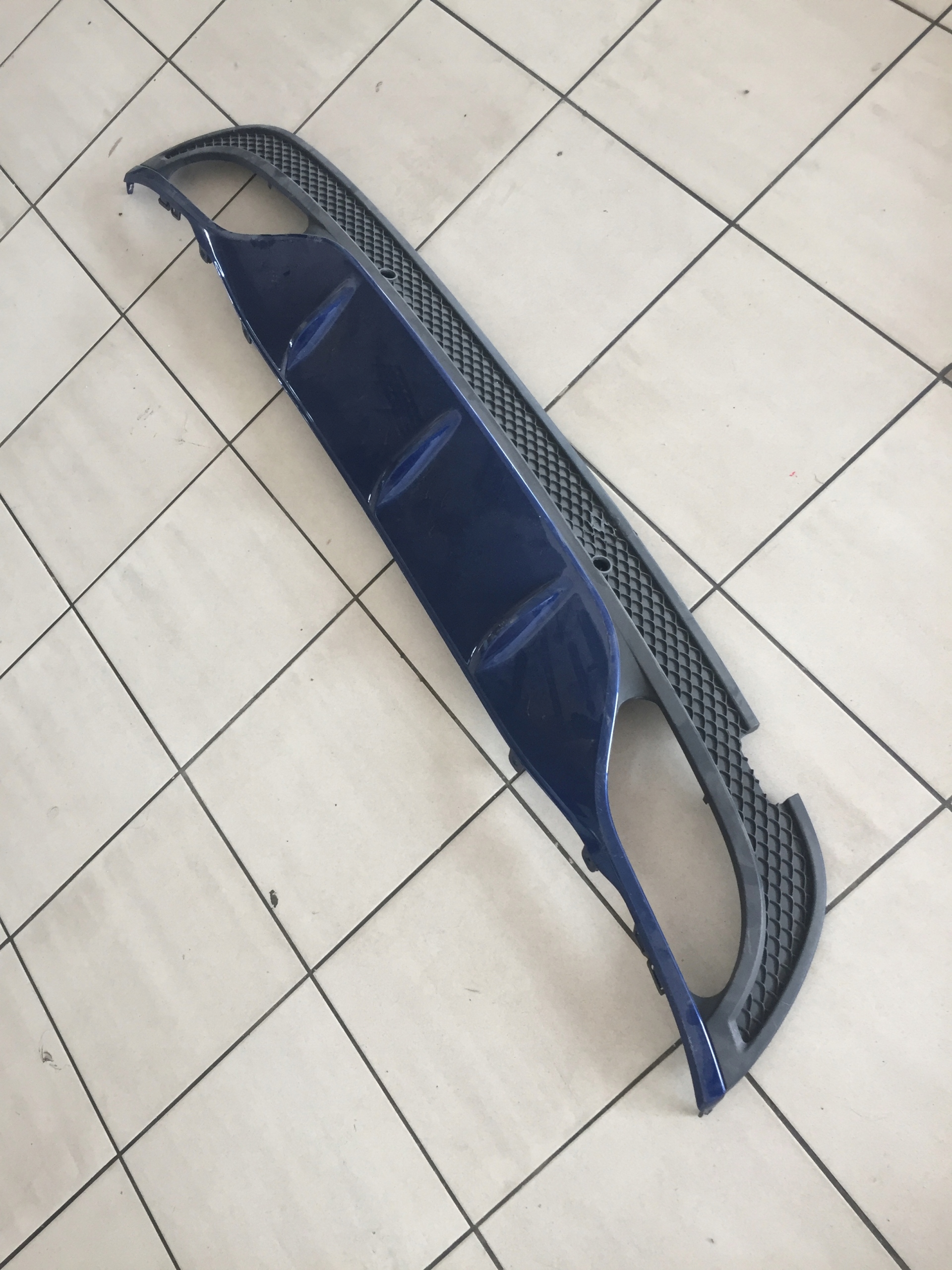 A2058857338 A2058856238 - MERCEDES W205 AMG диффузор для губ заднего бампера