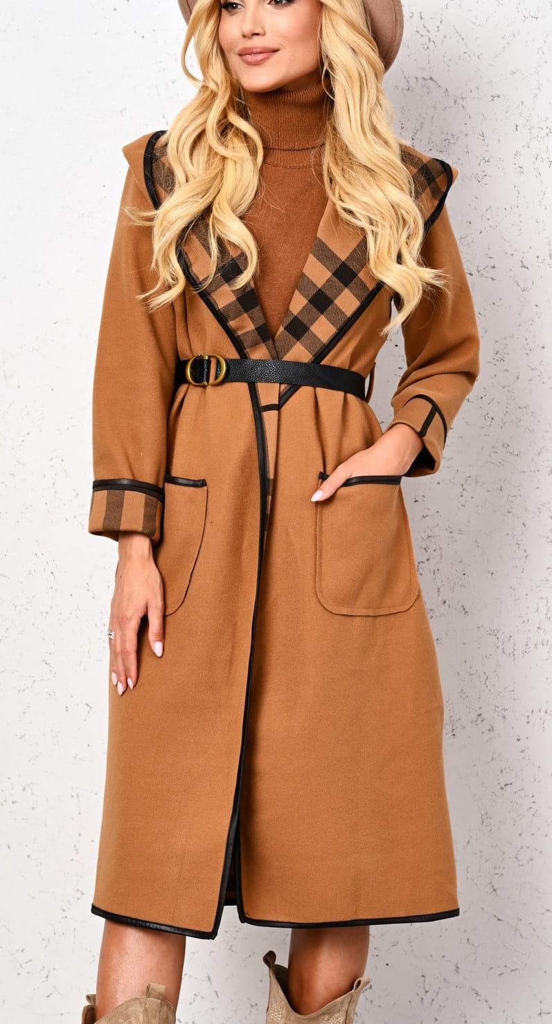 PŁASZCZ Z PODSZEWKĄ W KRATĘ I PASKIEM camel