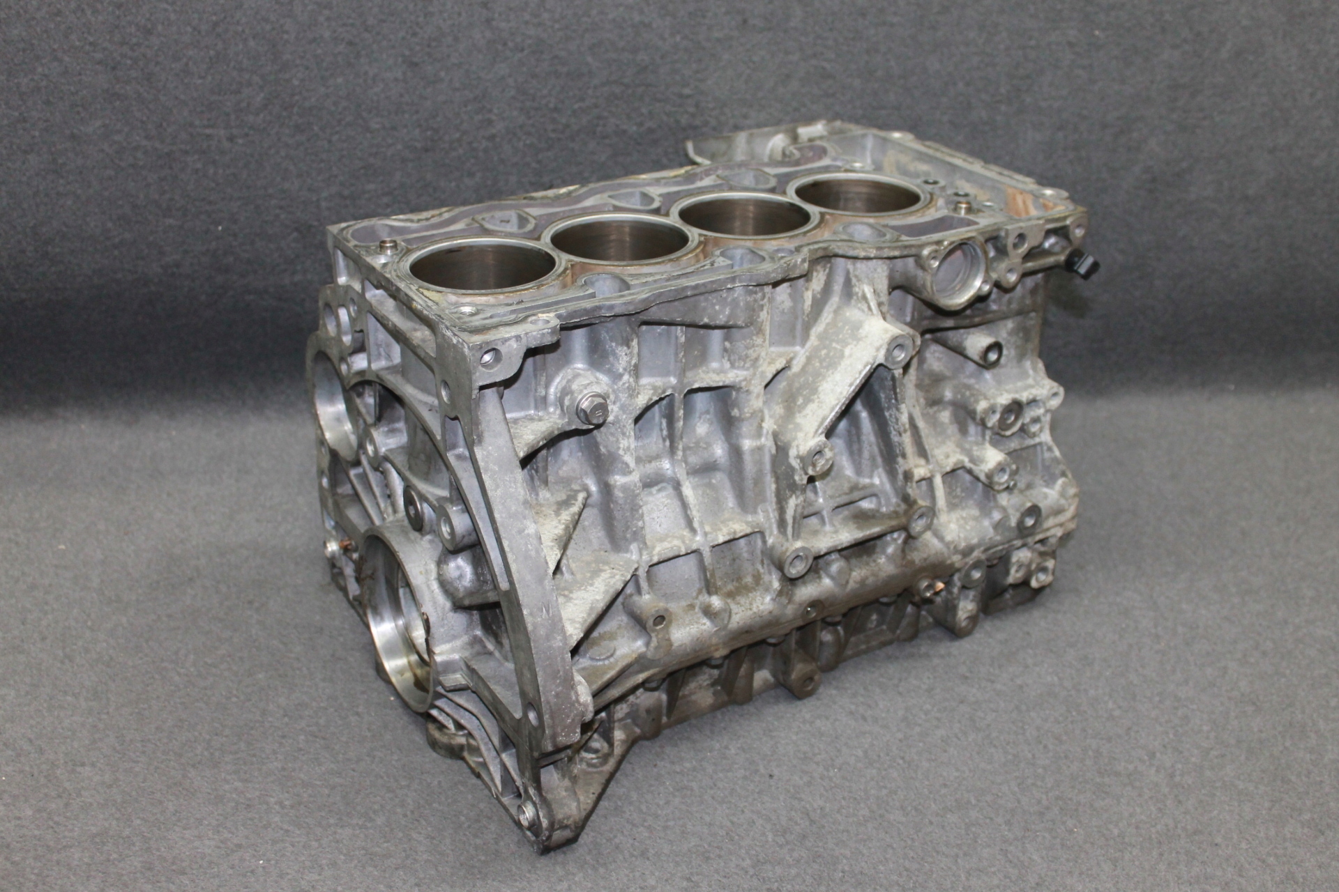 BMW E81 E87 E88 E90 E60 E61 1.8i 2.0i N43B20A BLOK Motore