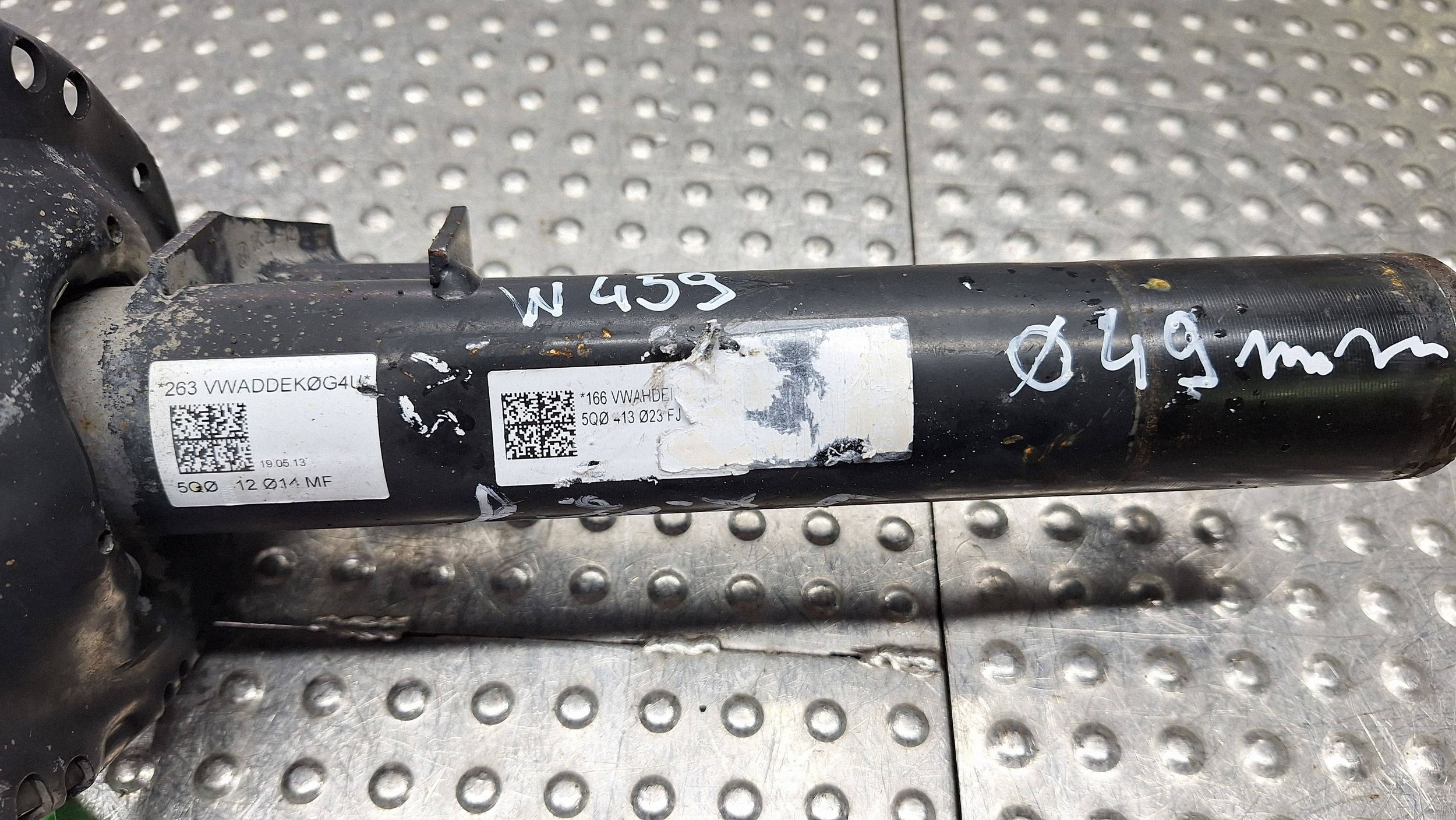 shock absorber left front 5Q0413023FJ VW GOLF VII OCTAVIA III A3 8V LEON III
