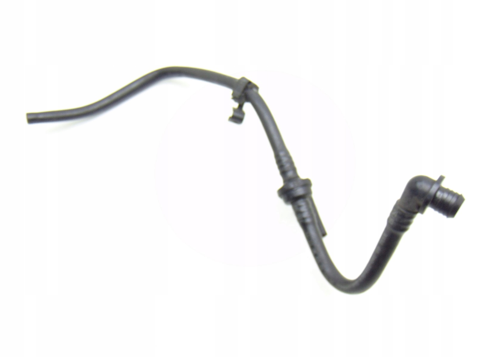 клапан патрубок Audi A4 B6 B7 tdi 8E0611933A