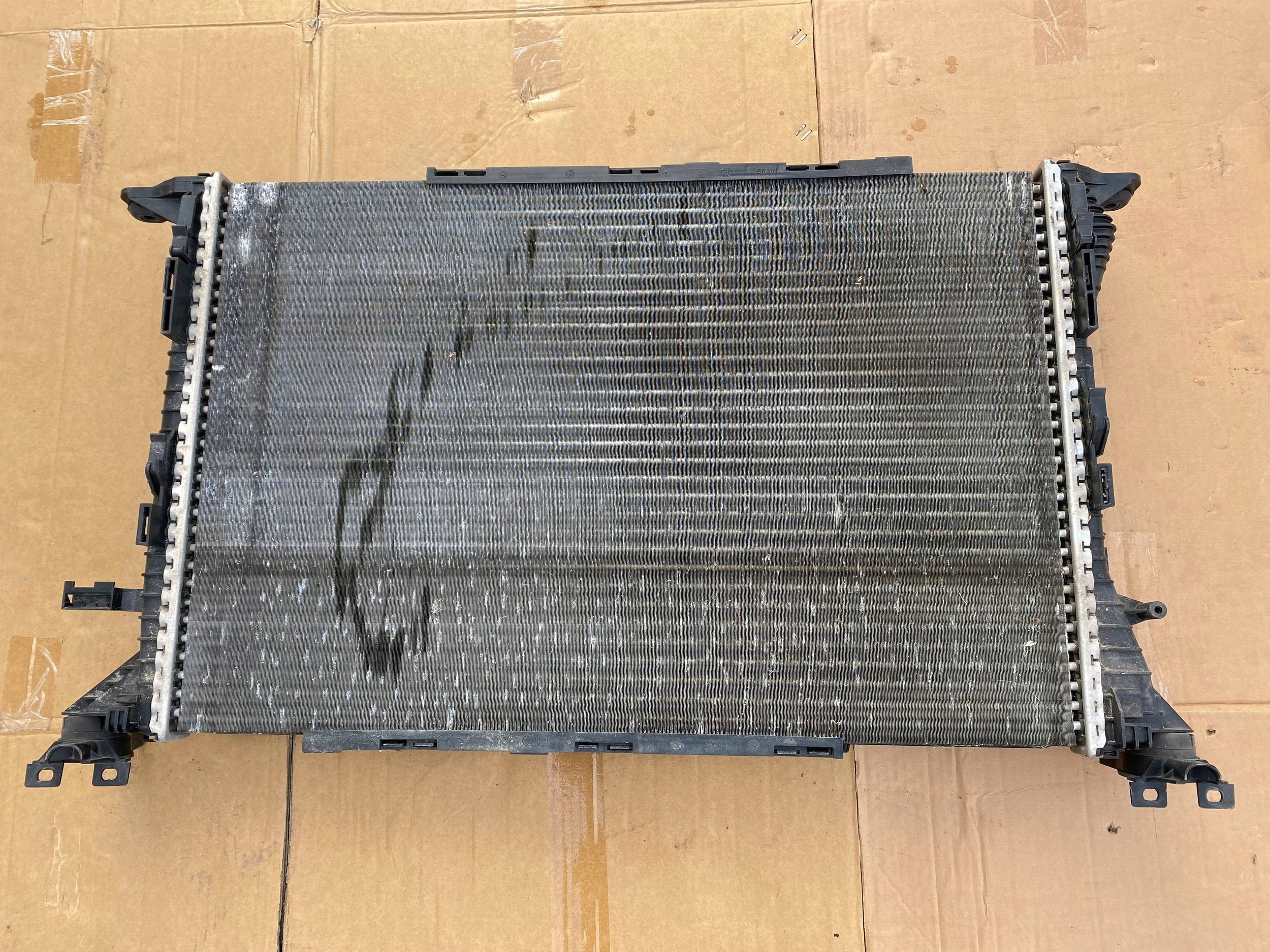 AUDI A4 B8 A5 2.0 hladnjak vode ventilatori original 8K0121251R