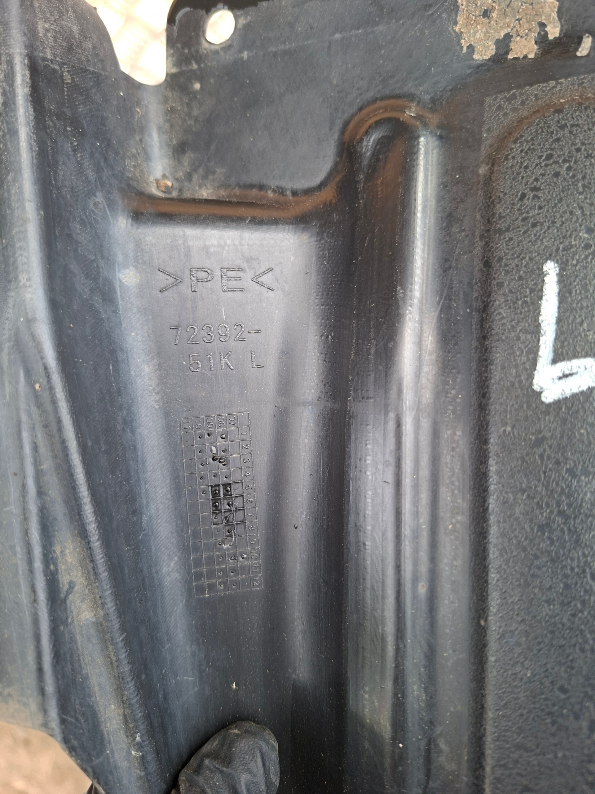 cover lower of the engine front left SUZUKI SPLASH 72392-51K