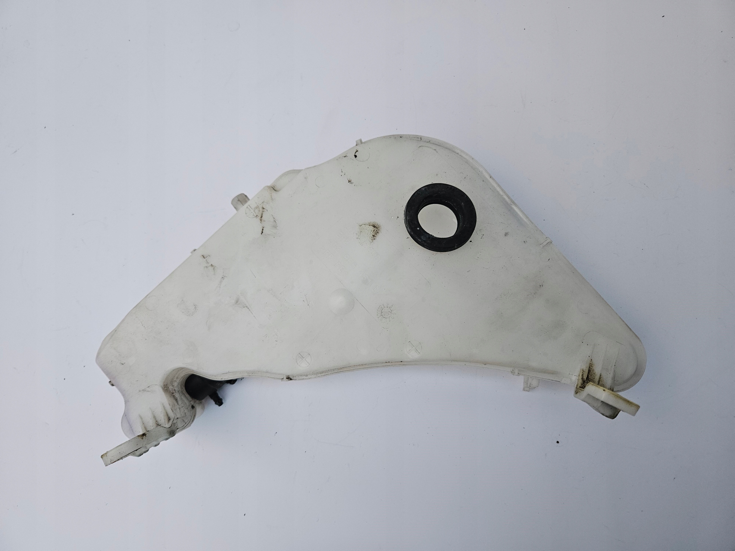 washer fluid tank below XENON AUDI A6 C7 4G A7