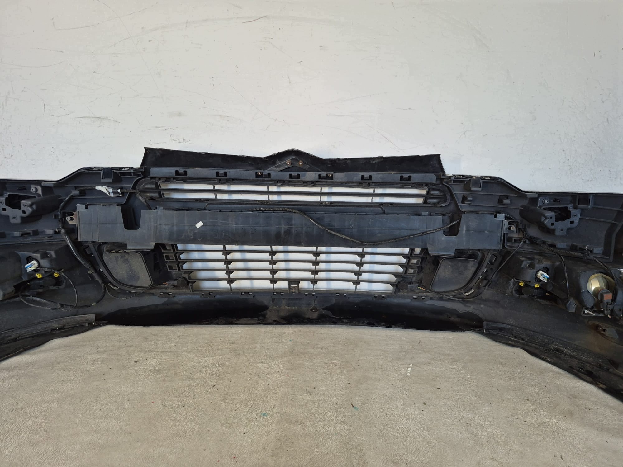 CITROEN C5 II X7 08- bumper front front SPR 6XPDC 9681052477 LAK.KYVD