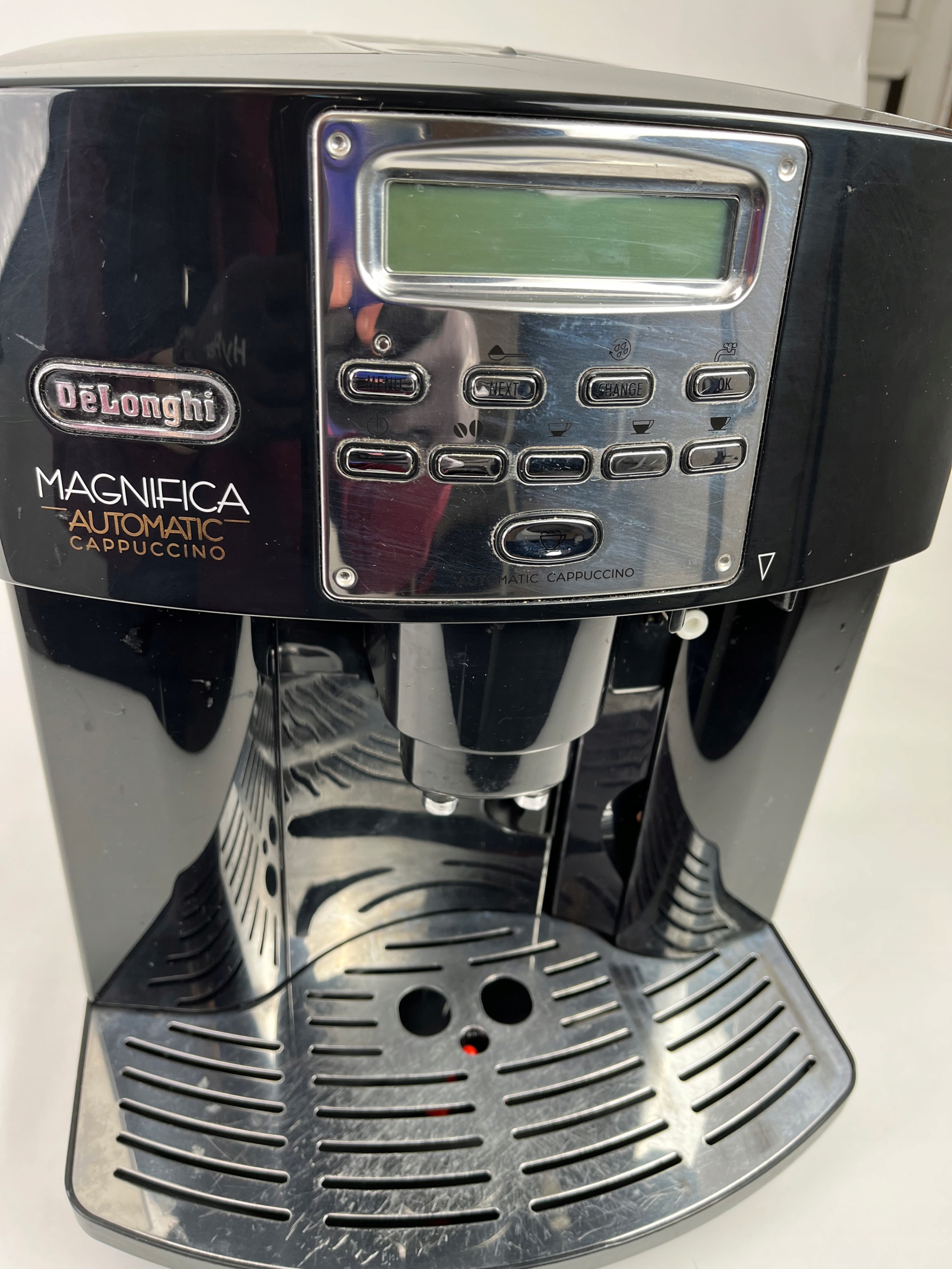 Automatyczny ekspres ciśnieniowy De'Longhi ESAM 3550.B 1350 W czarny Model ESAM 3550.B