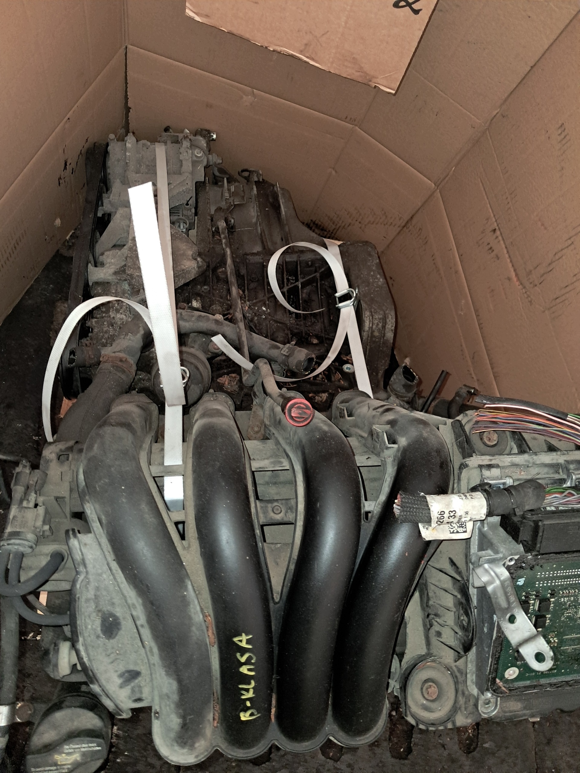 engine 2.0 petrol MERCEDES B-KLASA B200 complete PEWNY DO MONTAZU