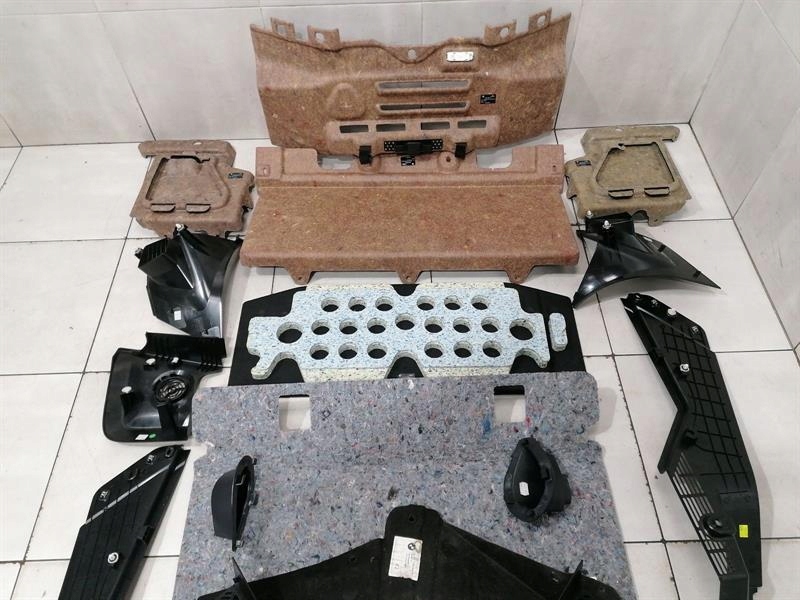 BMW i8 гибрид Cover 51477316269