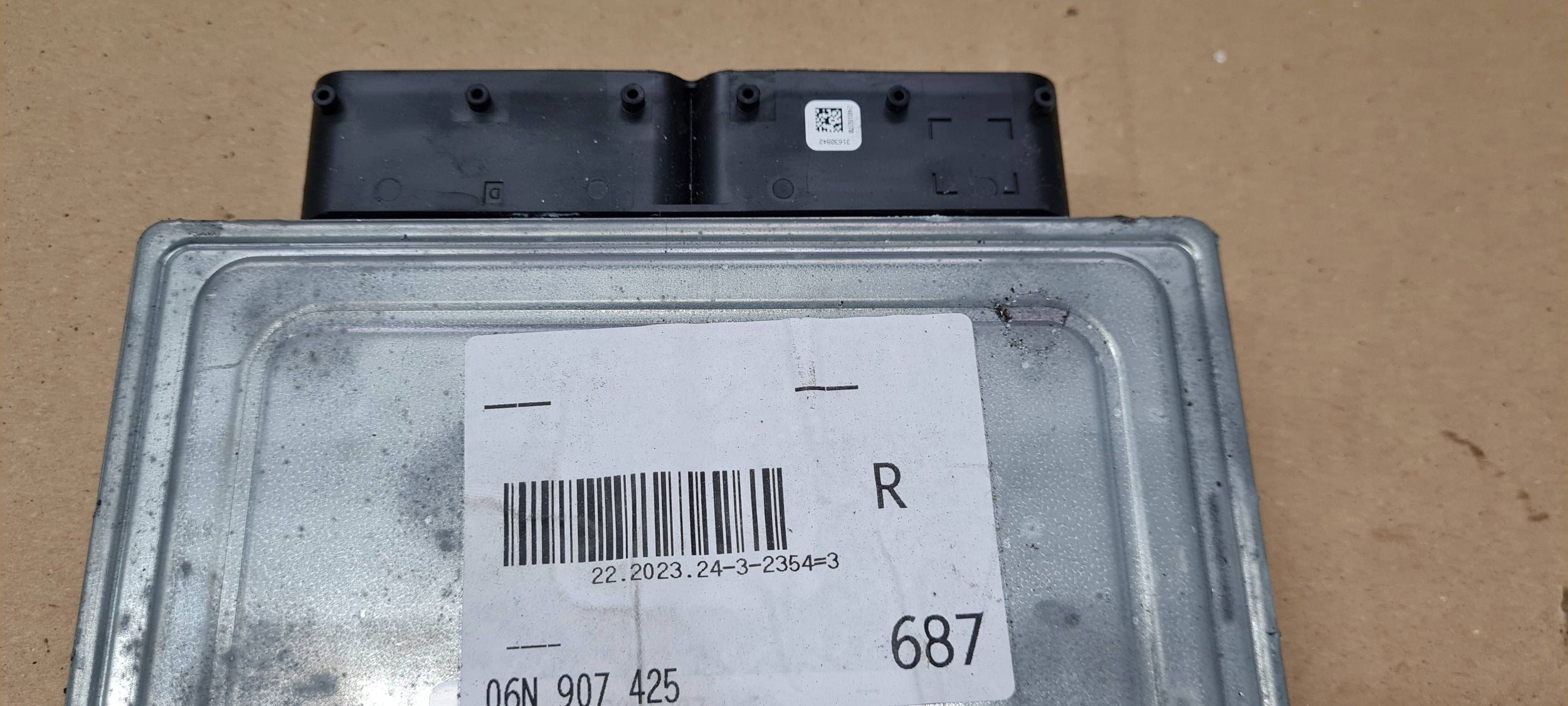 A6 C8 4K computer control unit of the engine 2.0 TFSI HYBRYDA 06N907425 A7 4K