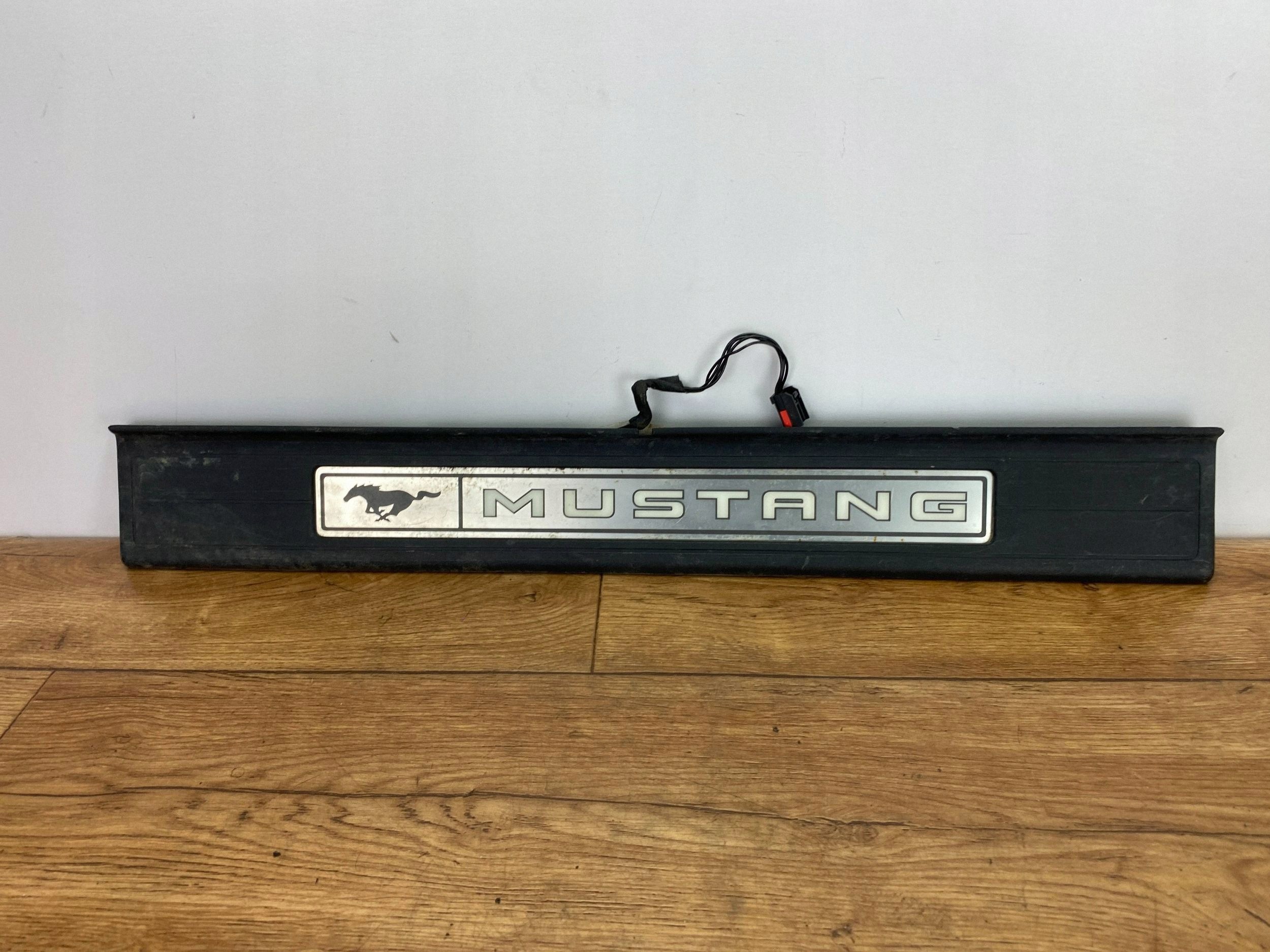 cap threshold door przednich Ford Mustang VI 2015+