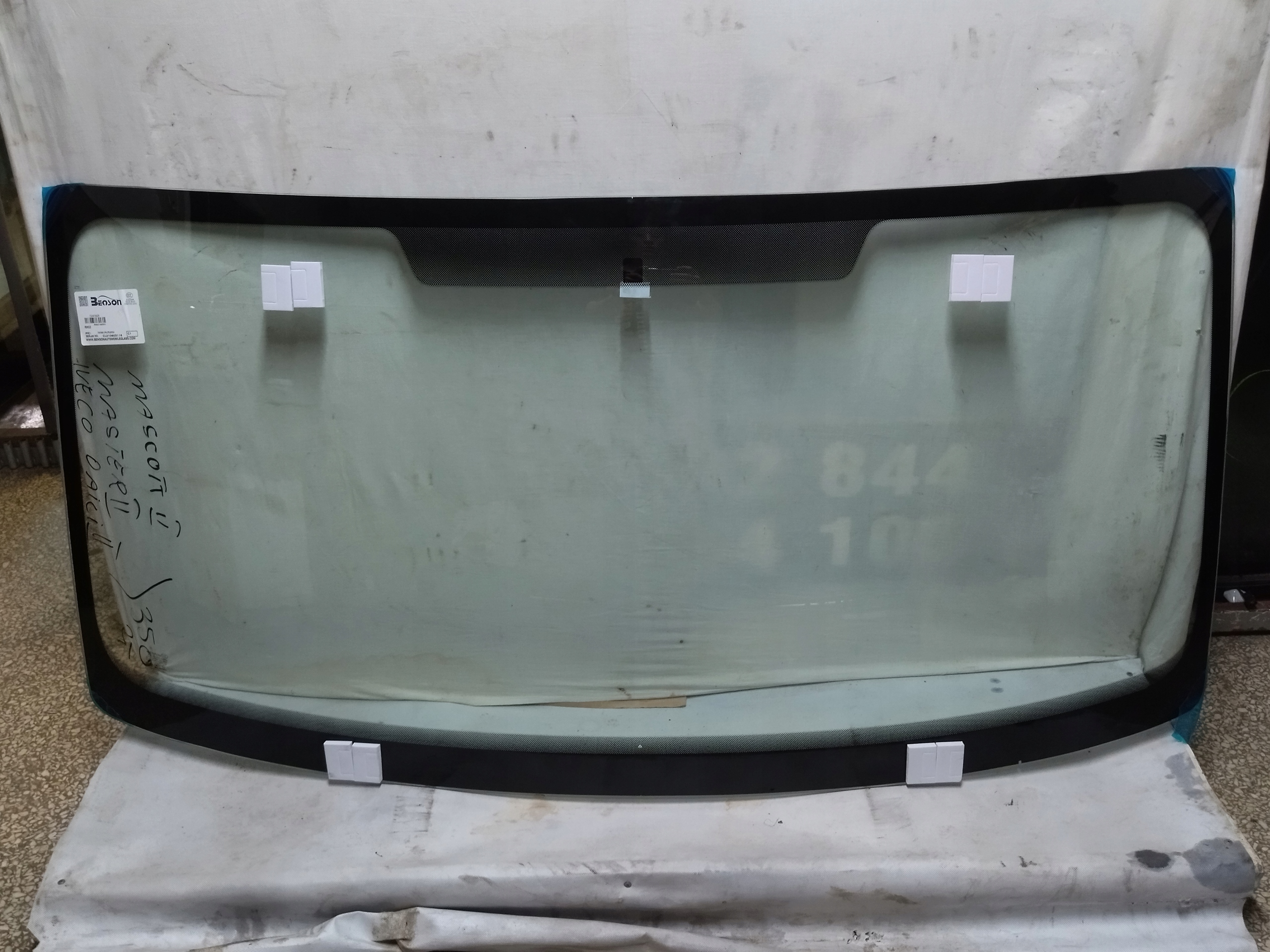 SZYBA PRZEDNIA IVECO DAILY II /MASTER II / MASCOTT