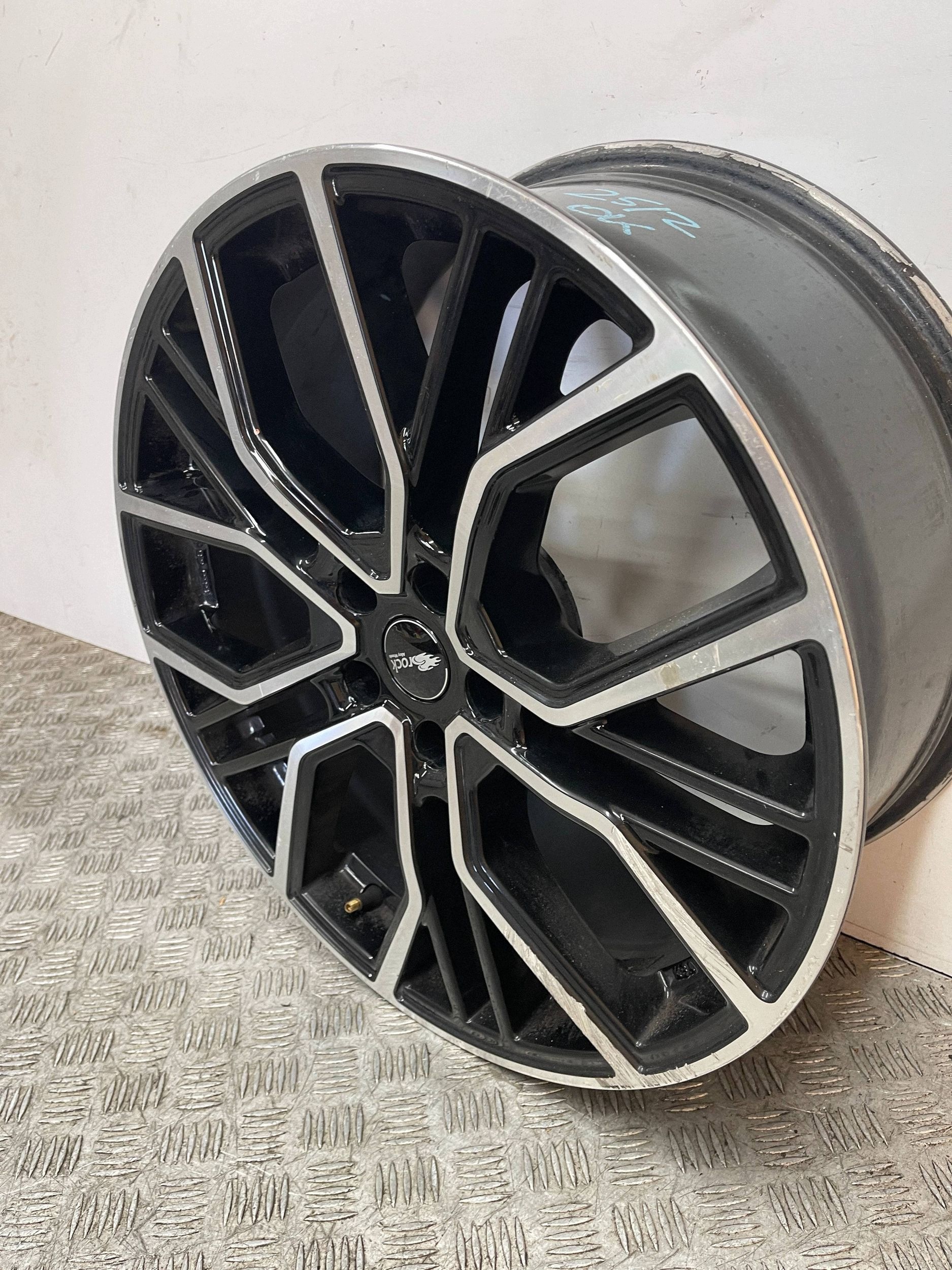 disk hliníkový 20 BROCK CAYENNE KBA53376 9J X 20