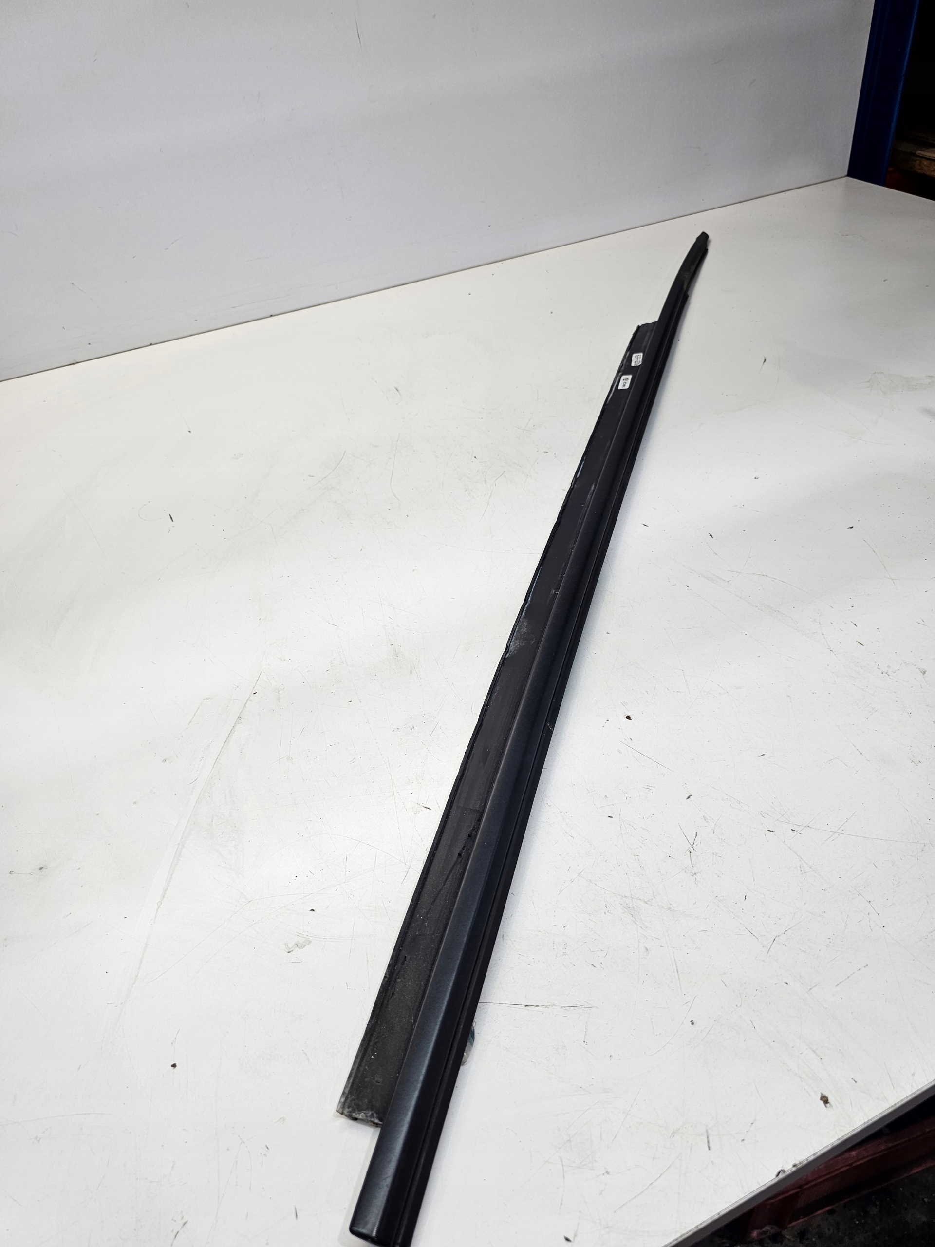 moulding MAT door left front AUDI A5 8T0853283E