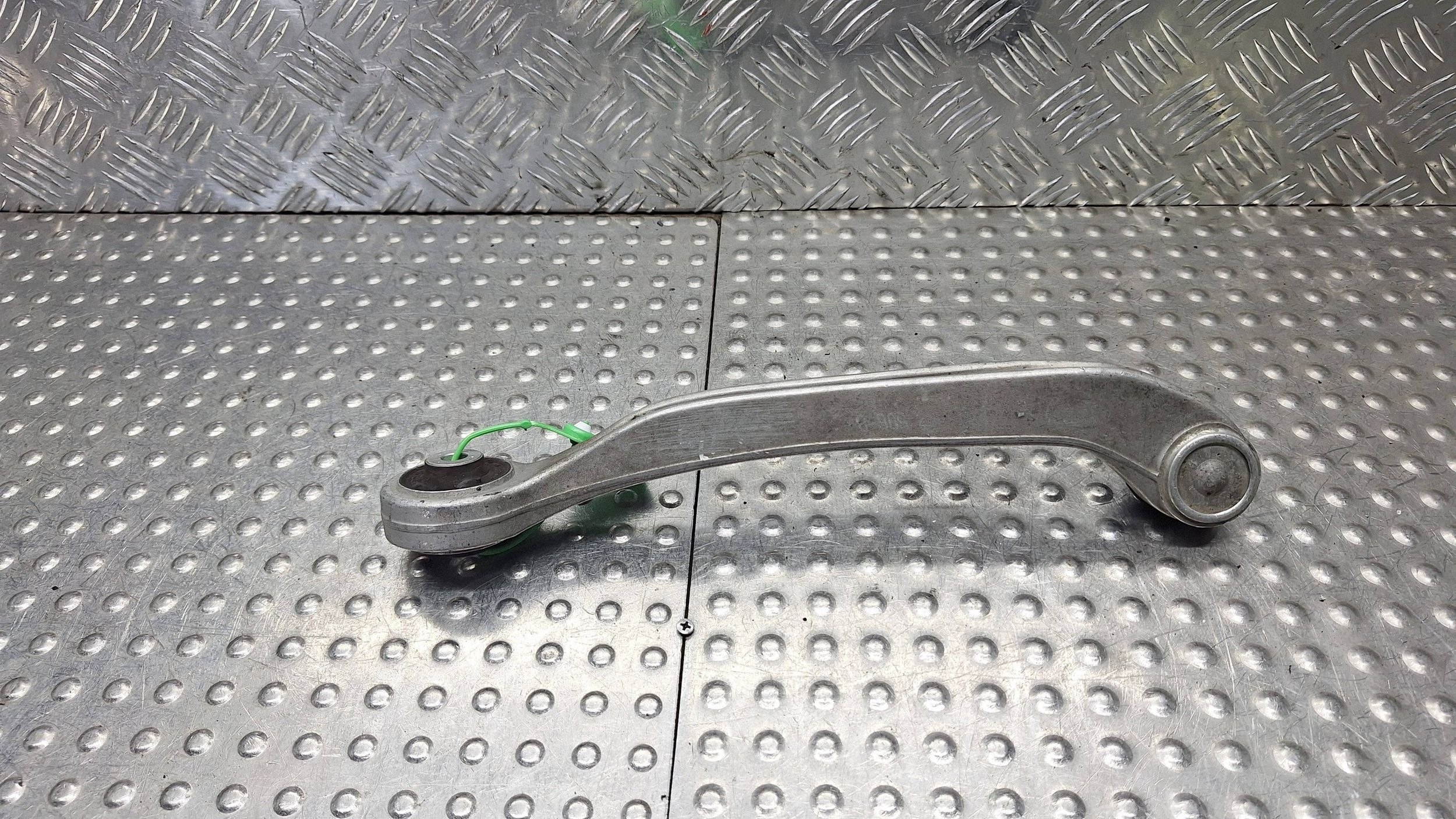 arm right front upper OE 4E0407506B AUDI A6 C6 A8 D3 PHAETON