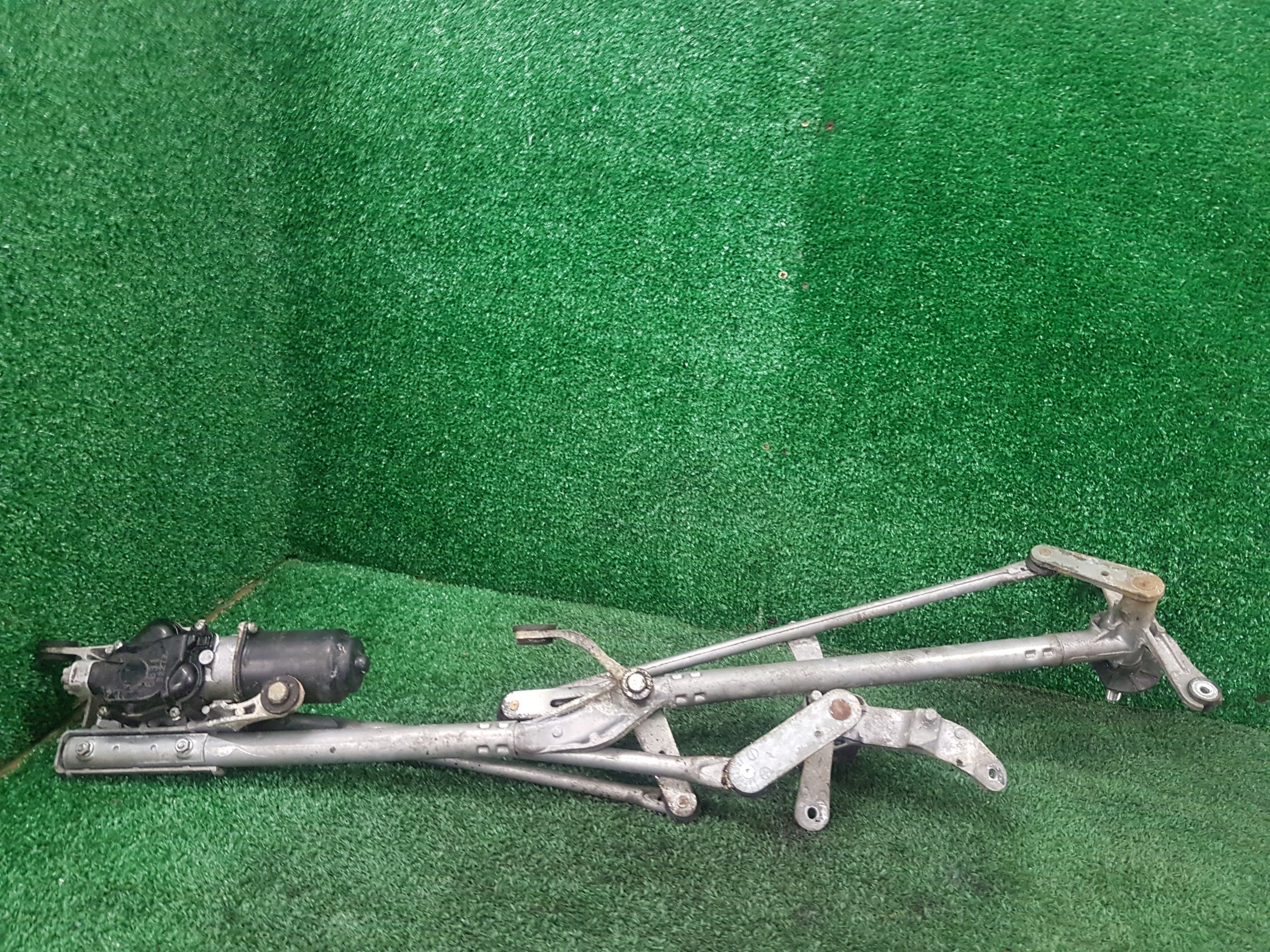 wiper mechanism front HONDA CIVIC 8 UFO 683132272