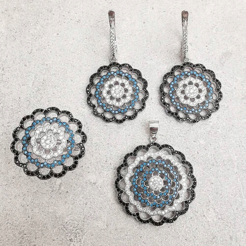 Ažurový set šperků zirkony a tyrkysem.