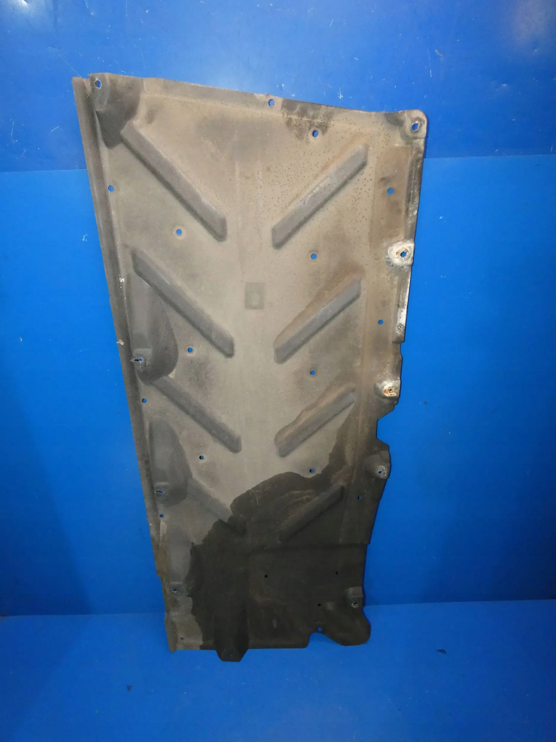 MERCEDES GLA W156 cover chassis right lower