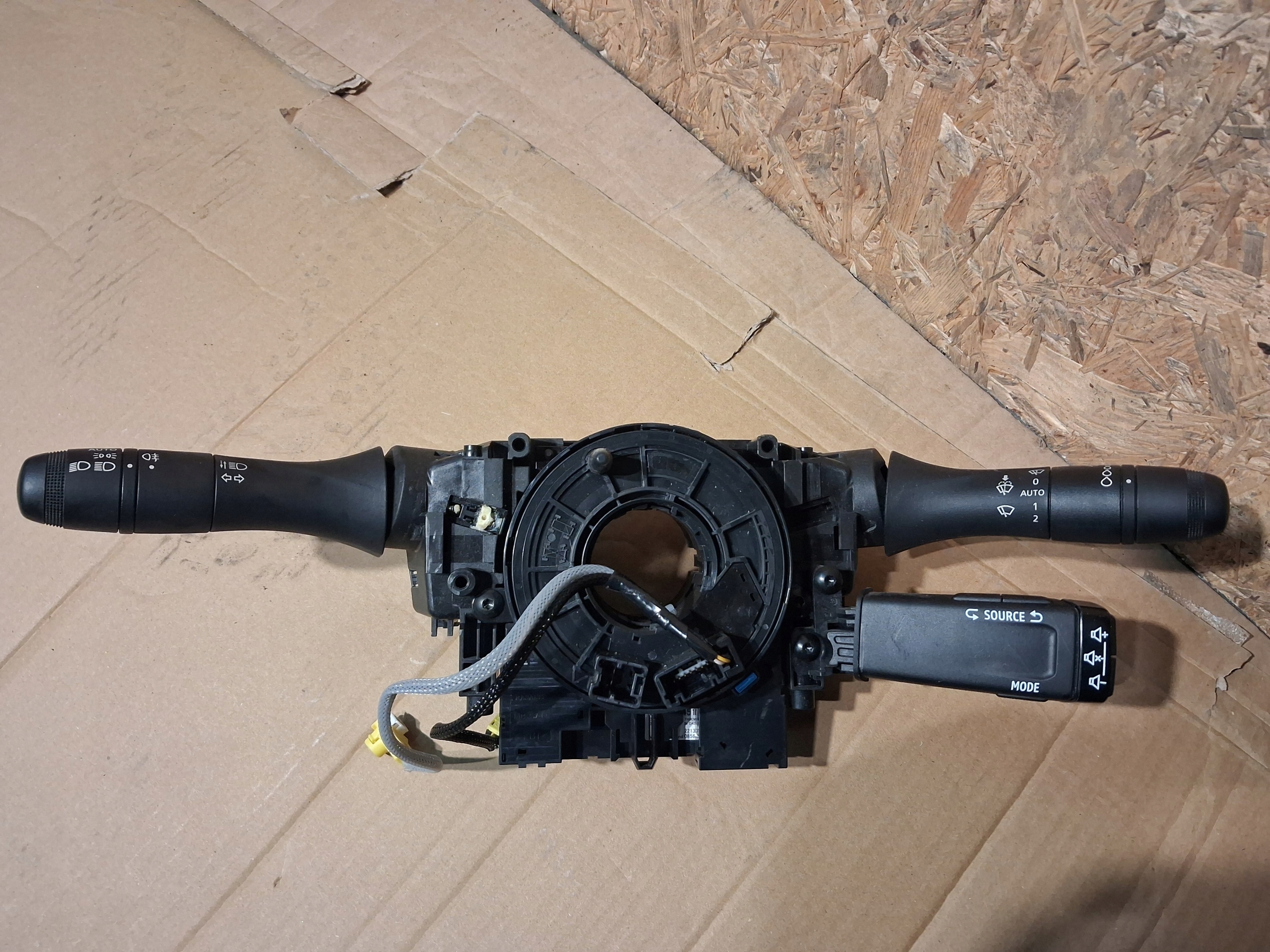 steering wheel levers and controls control ring RENAULT OE 255670790R