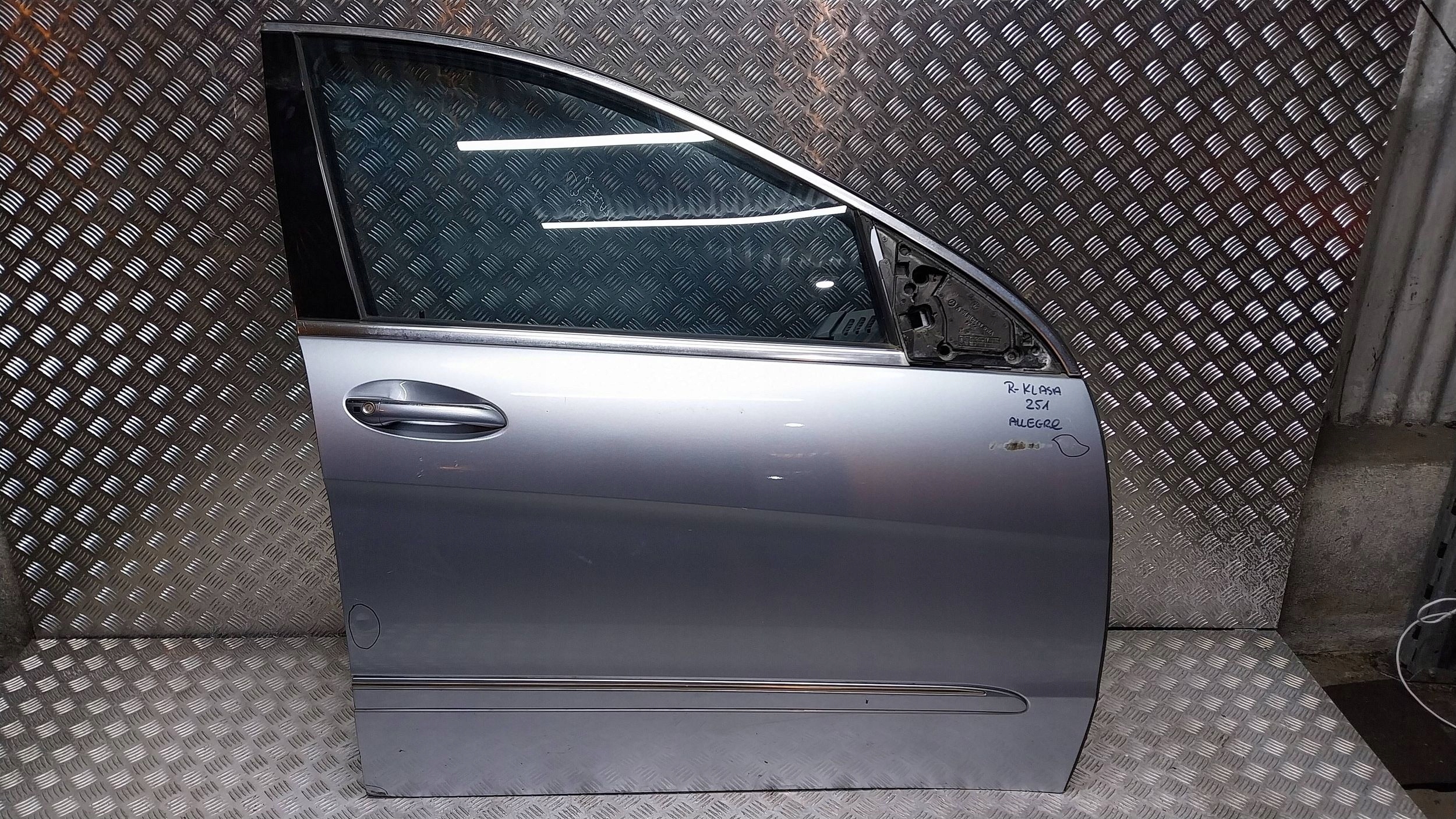 door front right MERCEDES R-KLASA W251 05