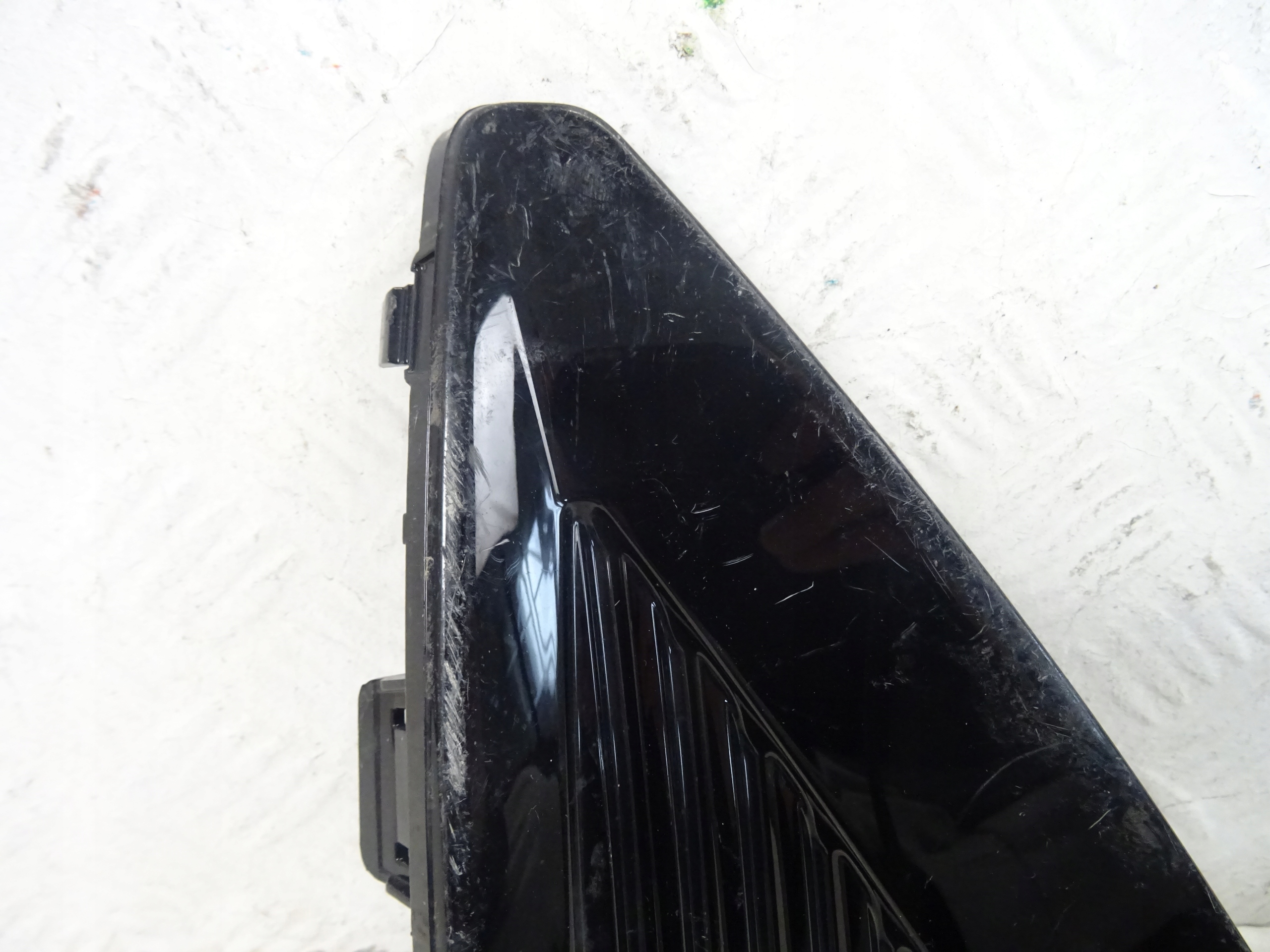 grid of a bumper front front right POLESTAR II 2 33631405