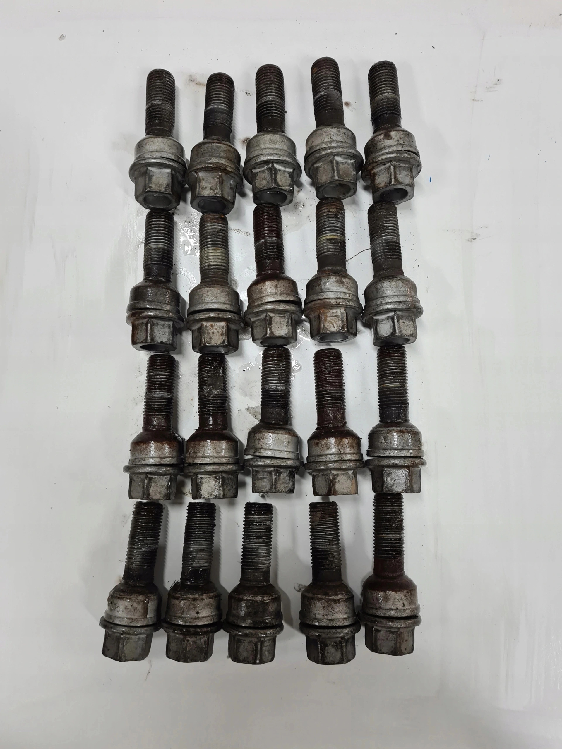 Болт болт штифт для VW T5 ліфт колеса