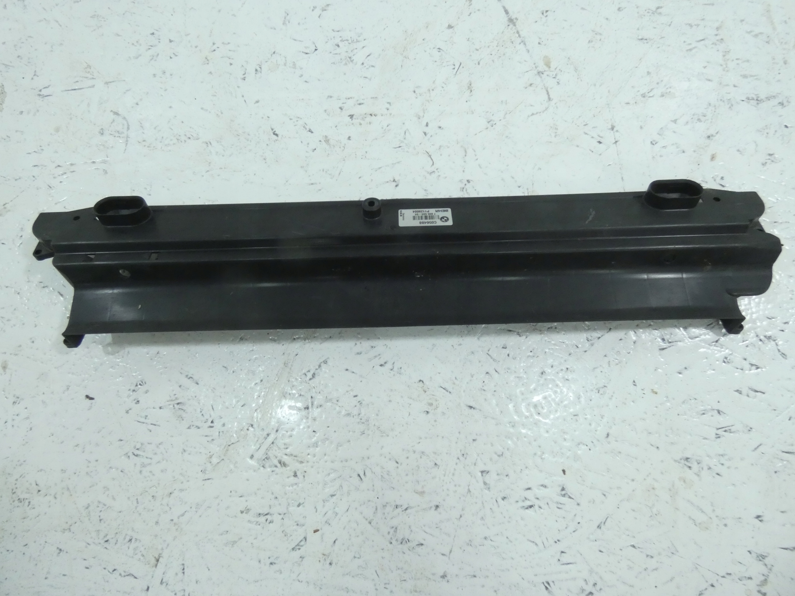 BMW 5 E60 E61 cover upper radiator 7787830