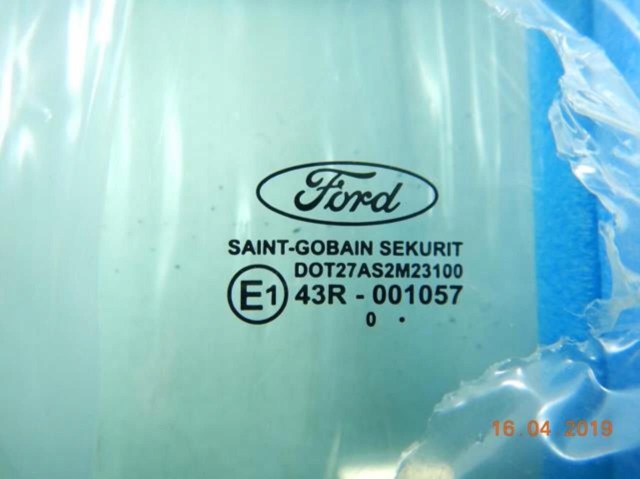 SZYBA PRAWY TYŁ TYLNA FORD FOCUS 08-11 Producent części Ford OE