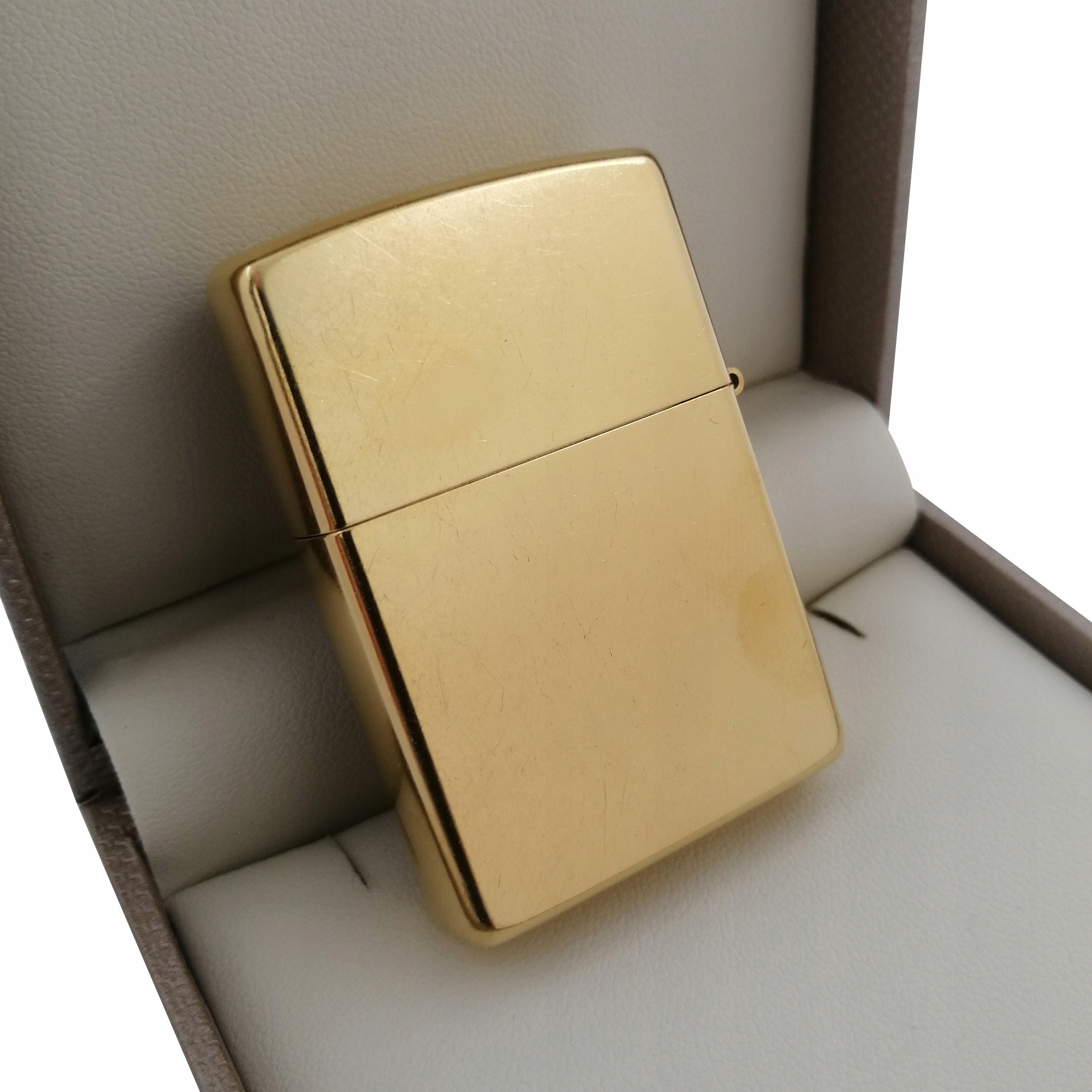 ZAPALNICZKA ZIPPO KARO 24 KARATY ZŁOTO CERTYFIKAT Kod producenta GHZAP 19